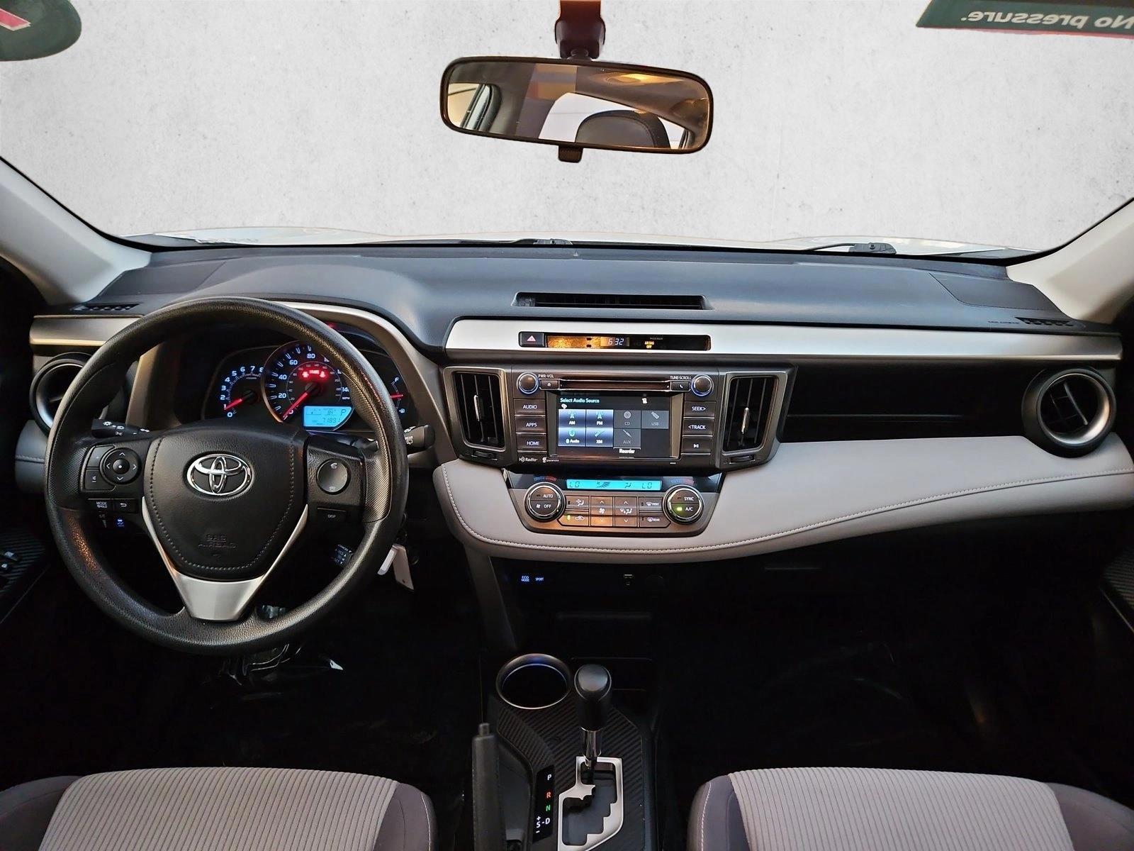 Thumbnail: 2015 Toyota RAV4 - 3