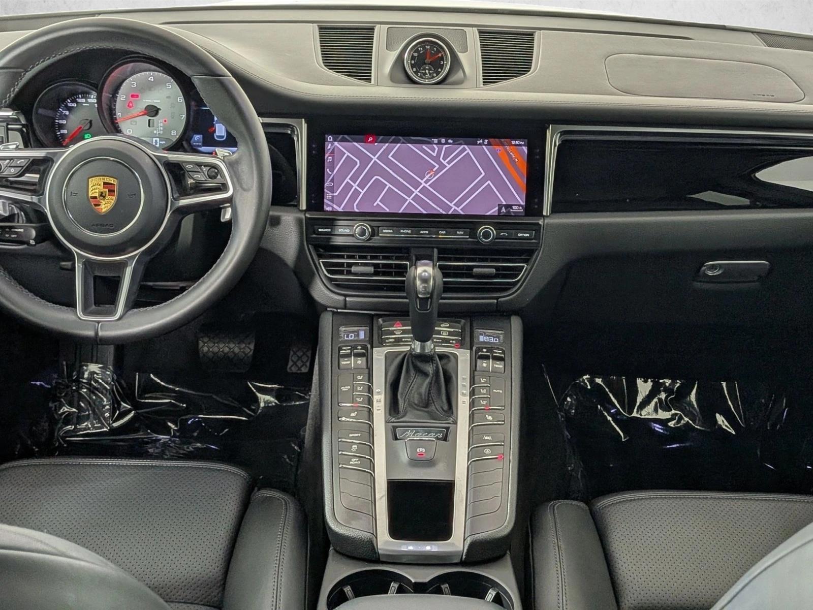 Thumbnail: 2021 Porsche Macan - 3