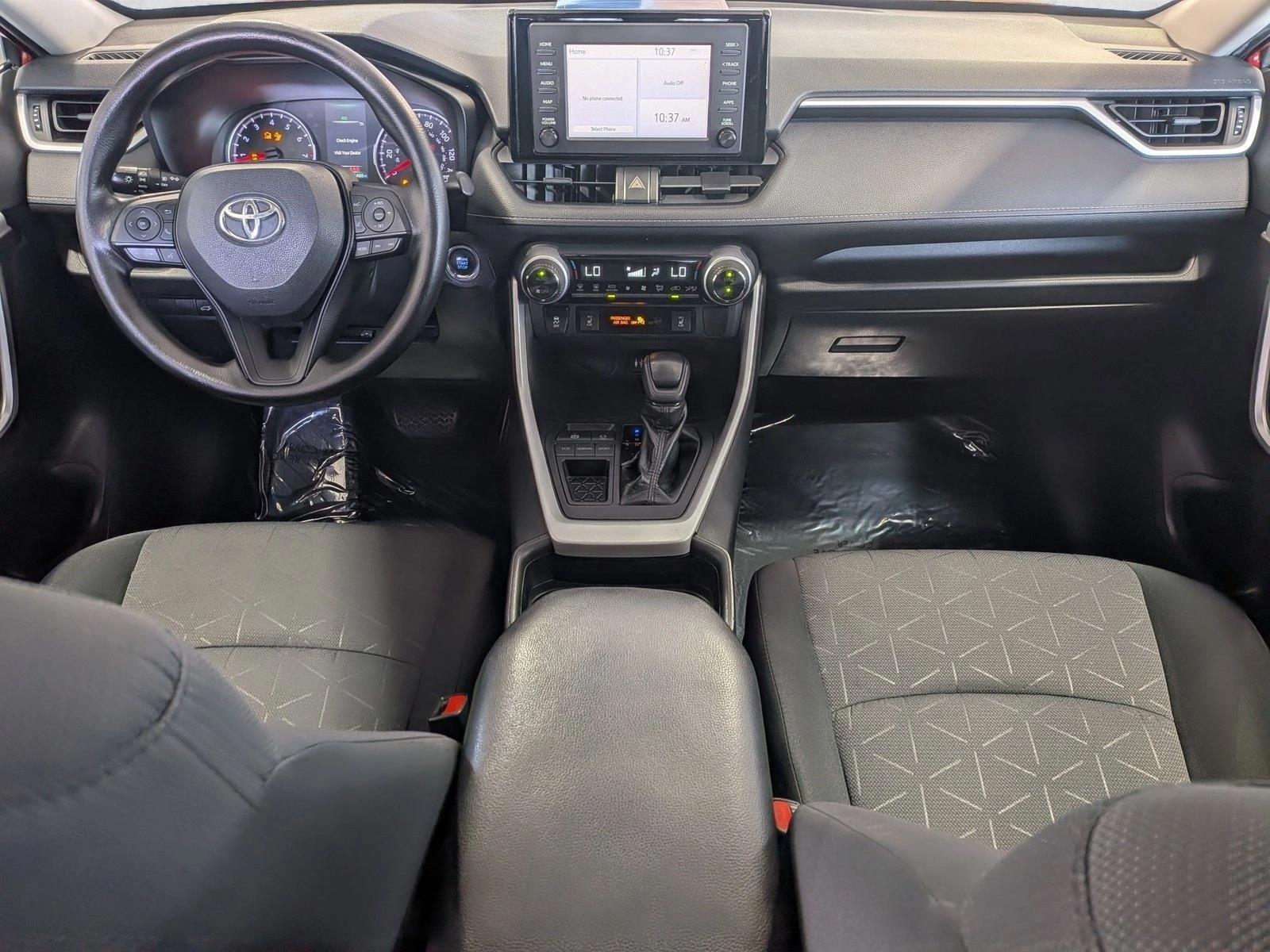 Thumbnail: 2019 Toyota RAV4 - 4