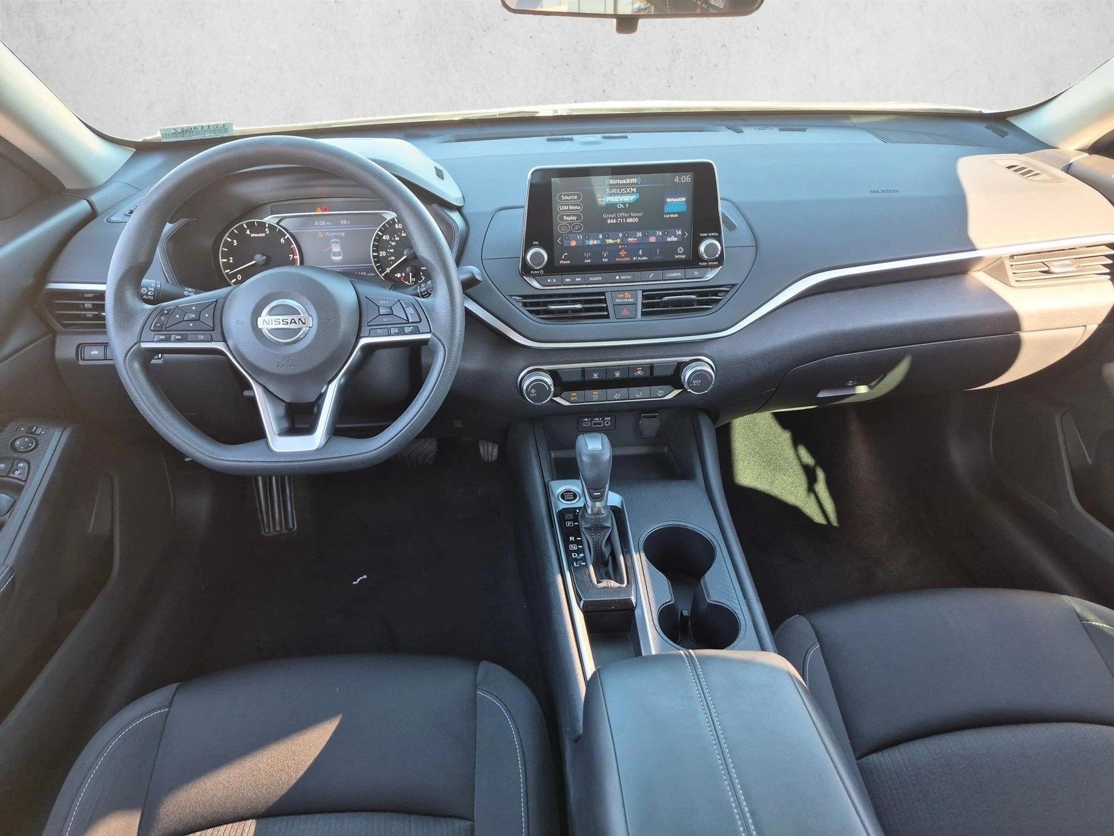 Thumbnail: 2020 Nissan Altima - 3