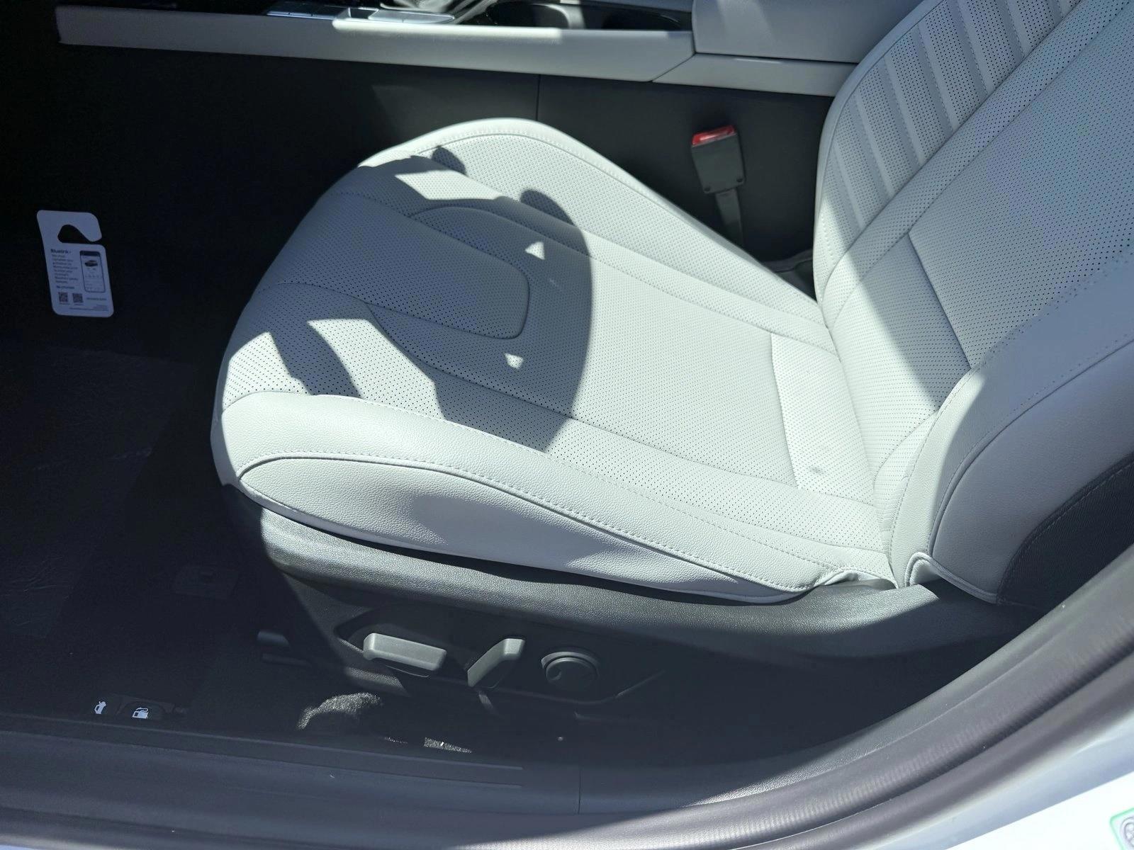 Thumbnail: 2026 Hyundai Elantra - 4