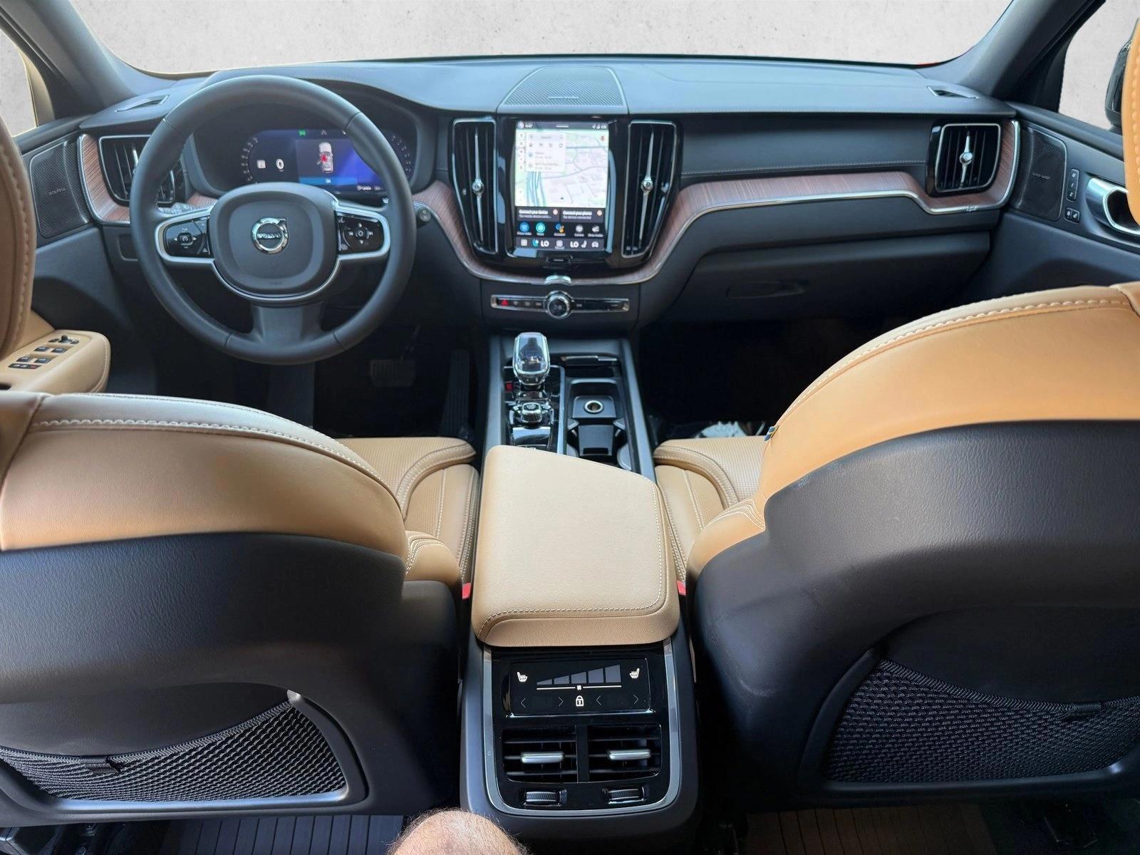 Thumbnail: 2025 Volvo XC60 - 3