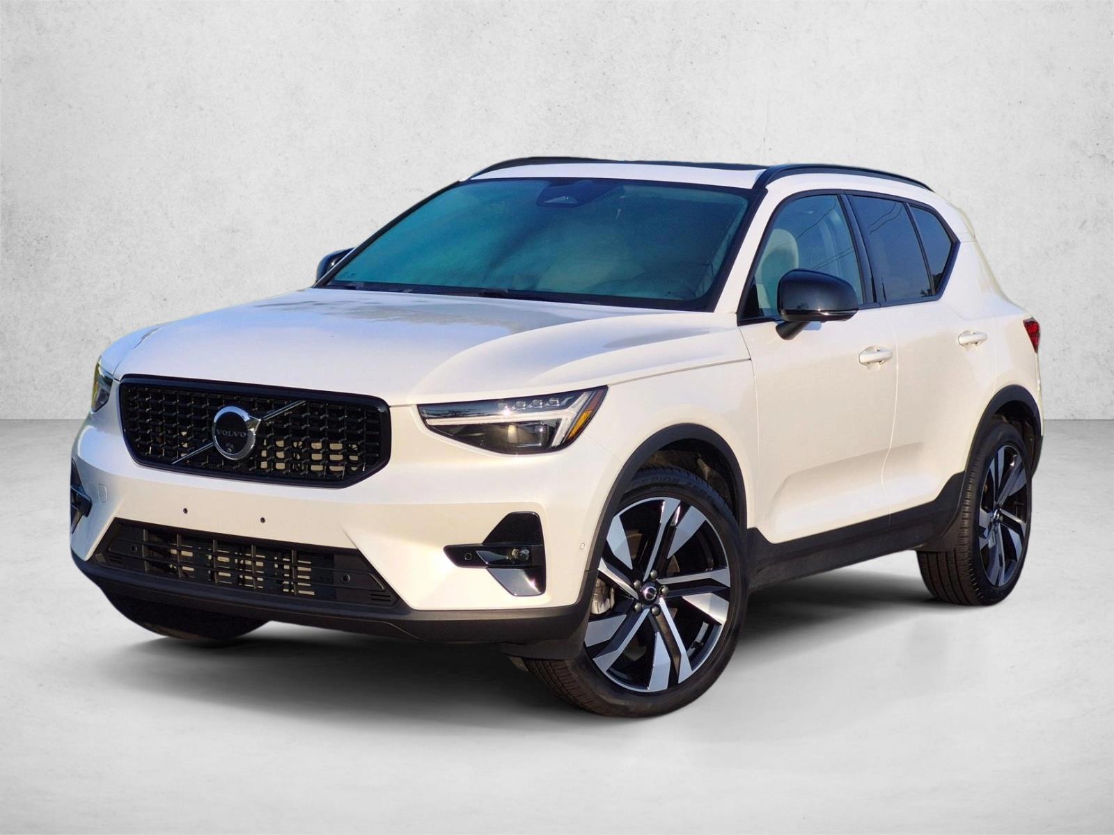 Thumbnail: 2026 Volvo XC40 - 1