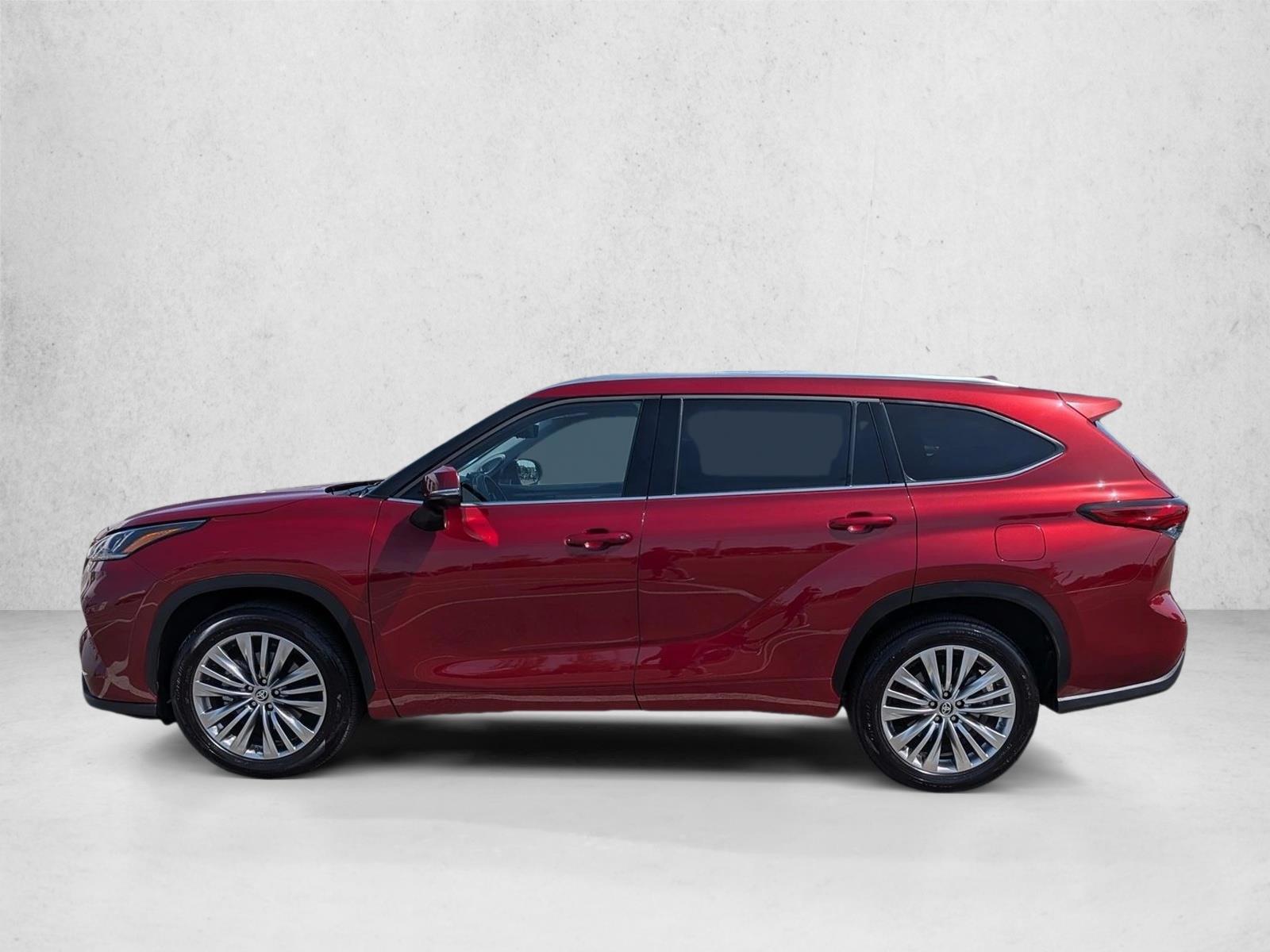 Thumbnail: 2023 Toyota Highlander - 2