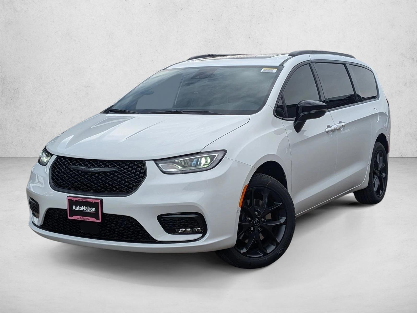 Thumbnail: 2026 Chrysler Pacifica - 1