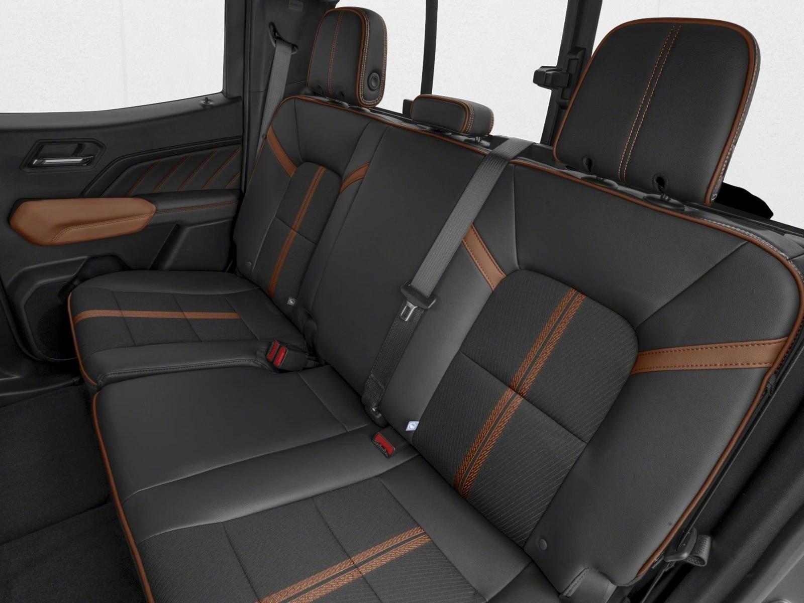 2026 GMC Canyon AT4 - Photo 9