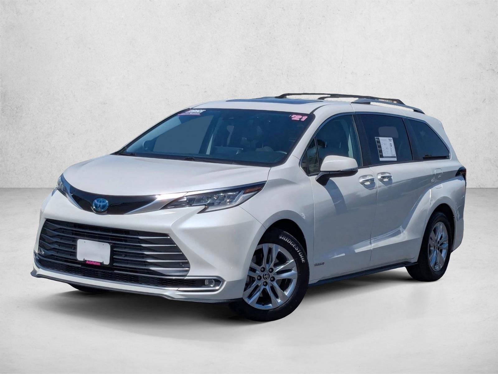 Thumbnail: 2021 Toyota Sienna - 1