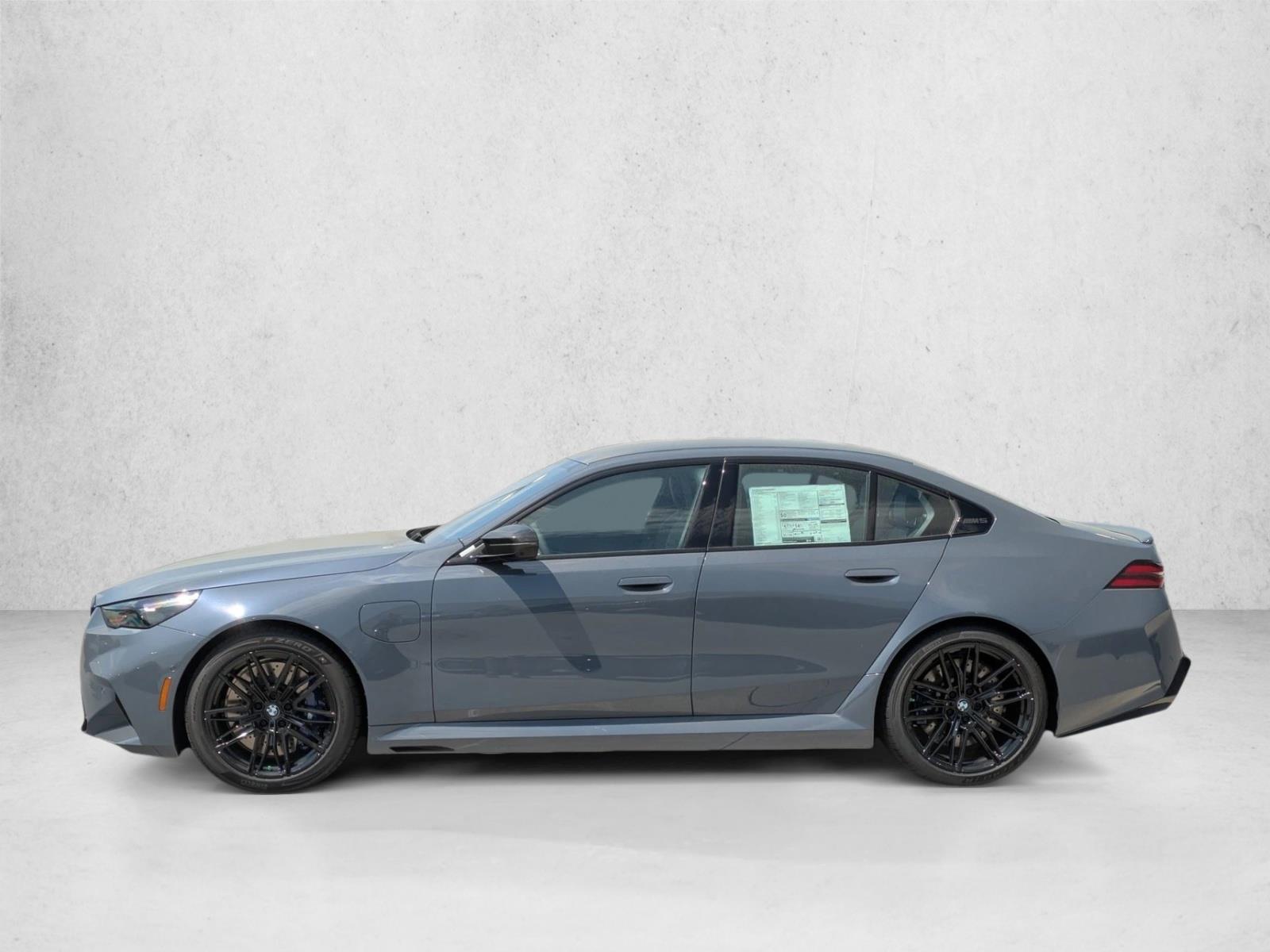 Thumbnail: 2027 BMW M5 - 2