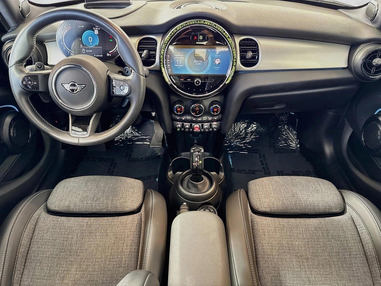 Thumbnail: 2024 MINI Cooper Hardtop - 3