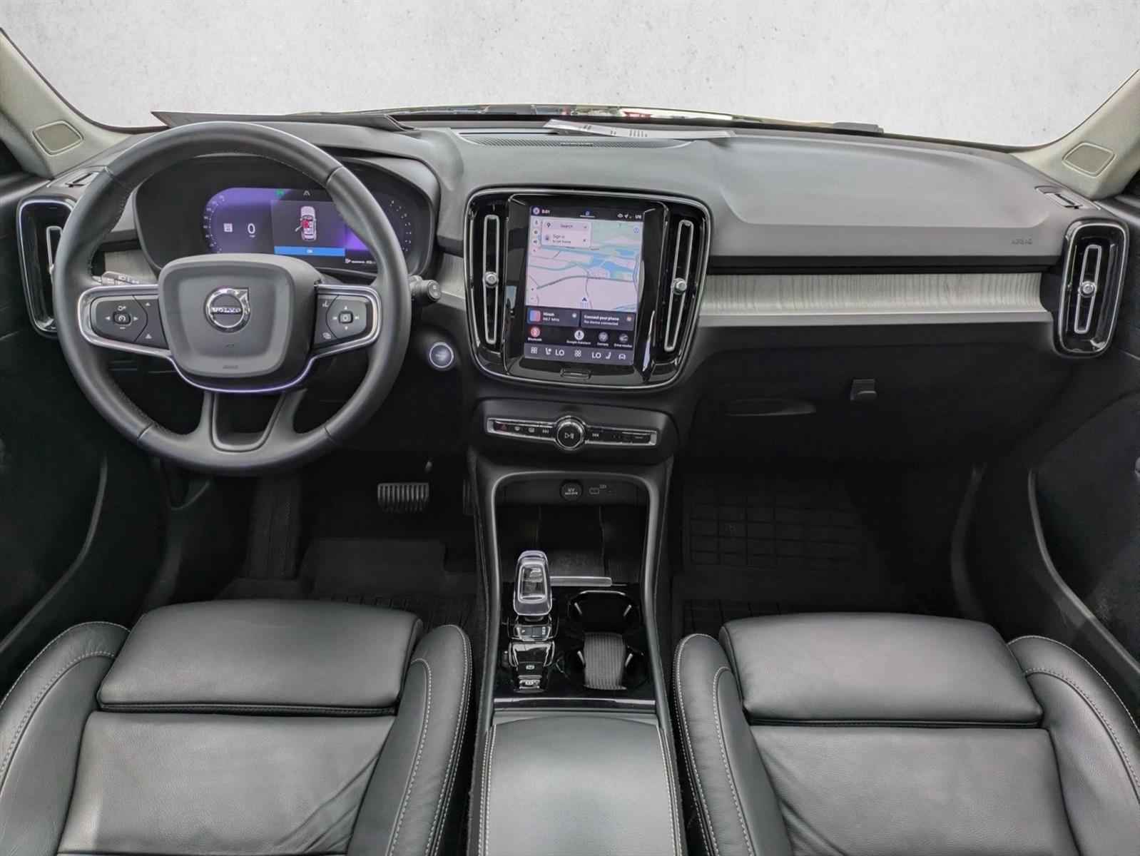 Thumbnail: 2023 Volvo XC40 - 4