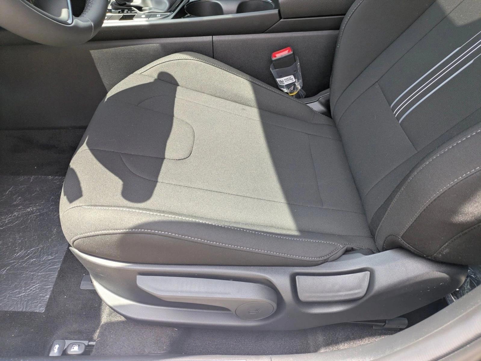 Thumbnail: 2026 Hyundai Elantra - 3