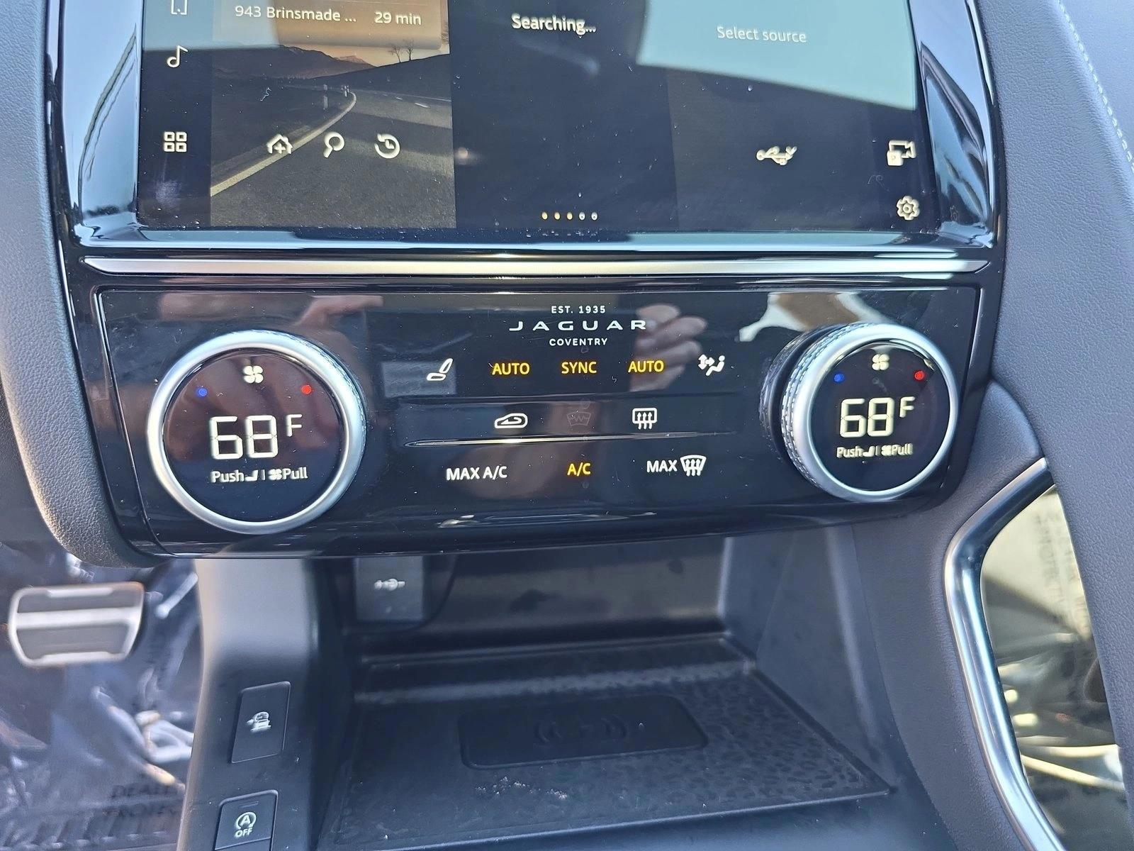 2024 Jaguar E-Pace R-DYNAMIC SE - Photo 22