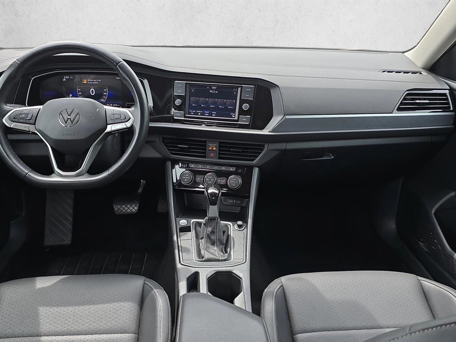 Thumbnail: 2024 Volkswagen Jetta - 2