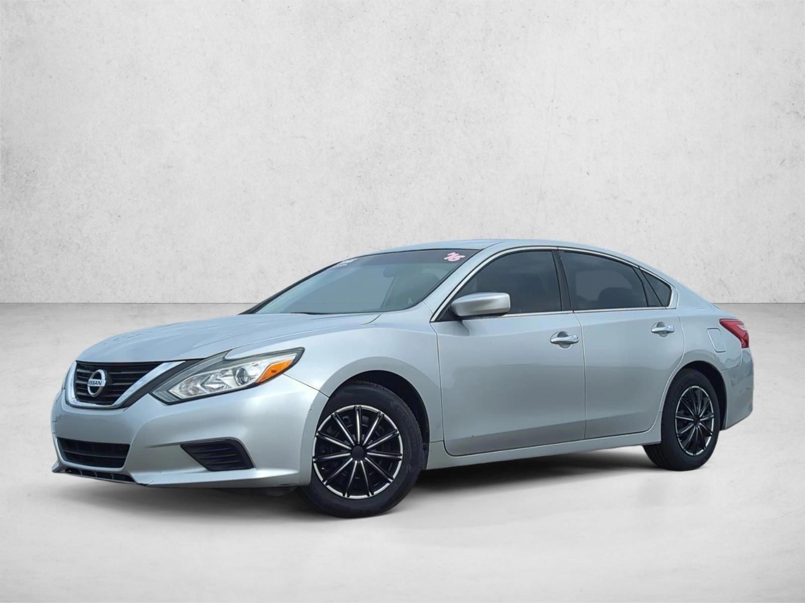 Thumbnail: 2016 Nissan Altima - 1