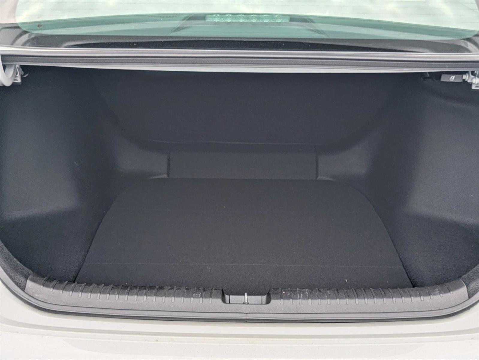 2023 Honda Accord LX - Photo 6
