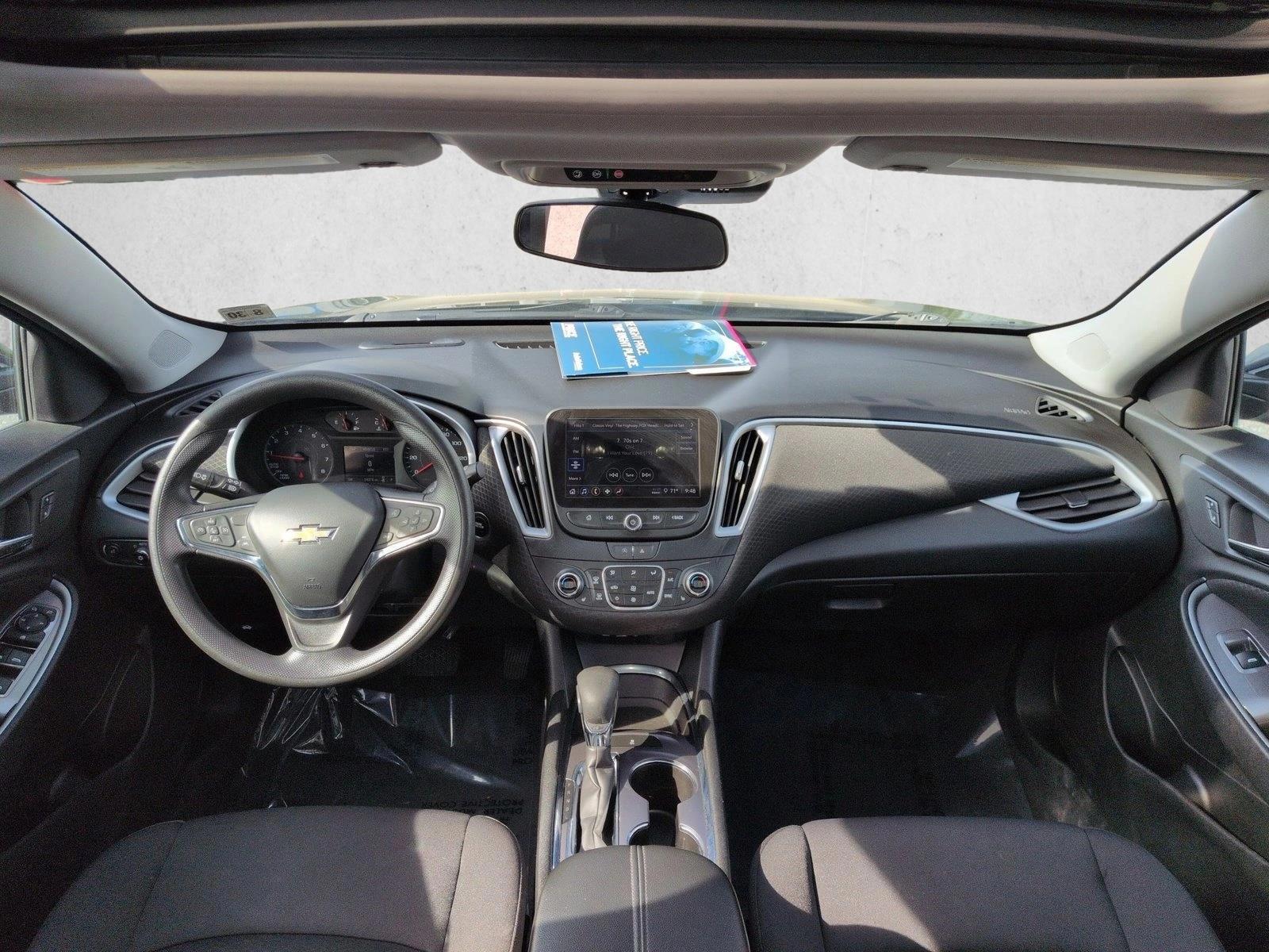 Thumbnail: 2023 Chevrolet Malibu - 3