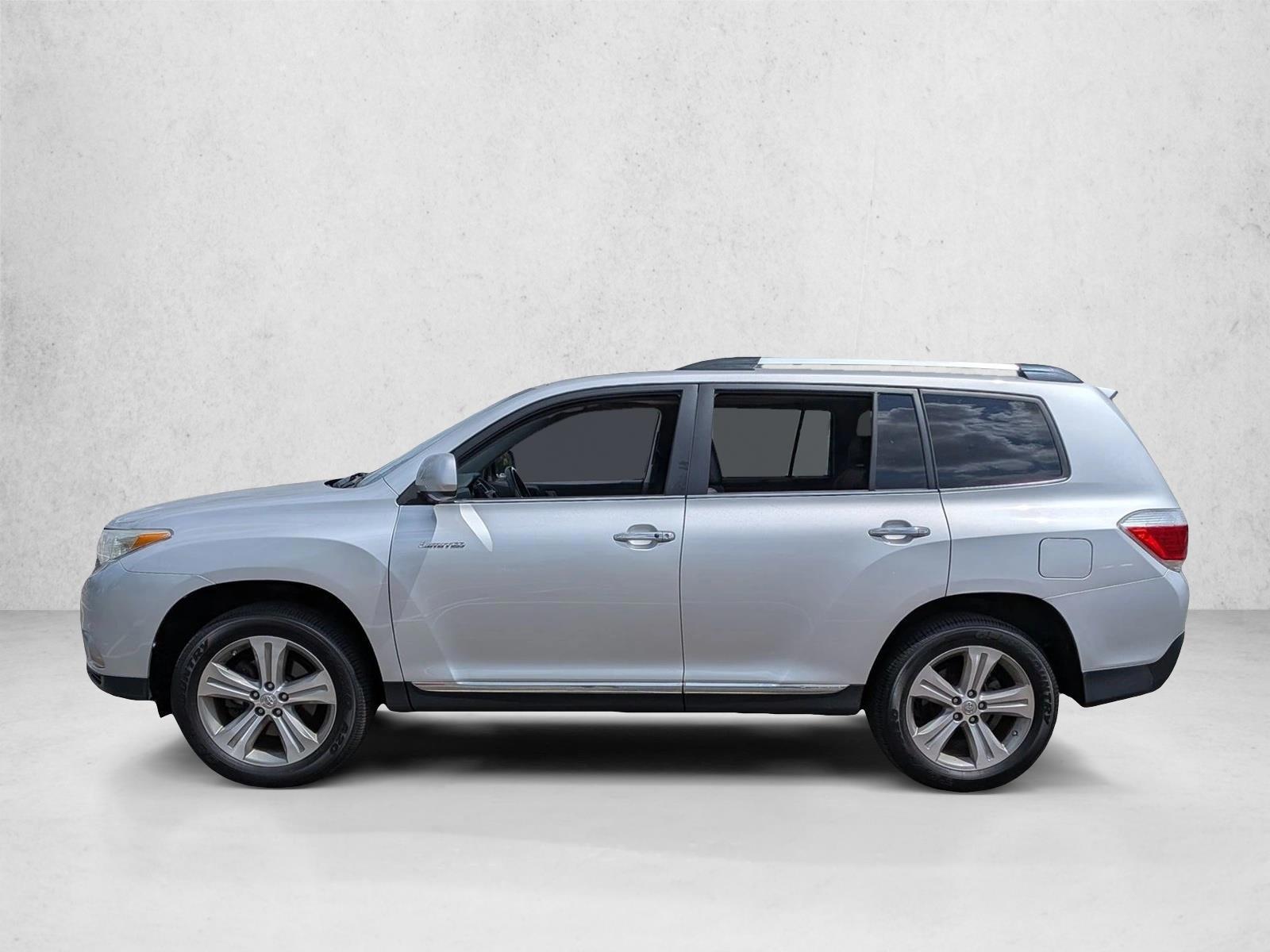 Thumbnail: 2012 Toyota Highlander - 2