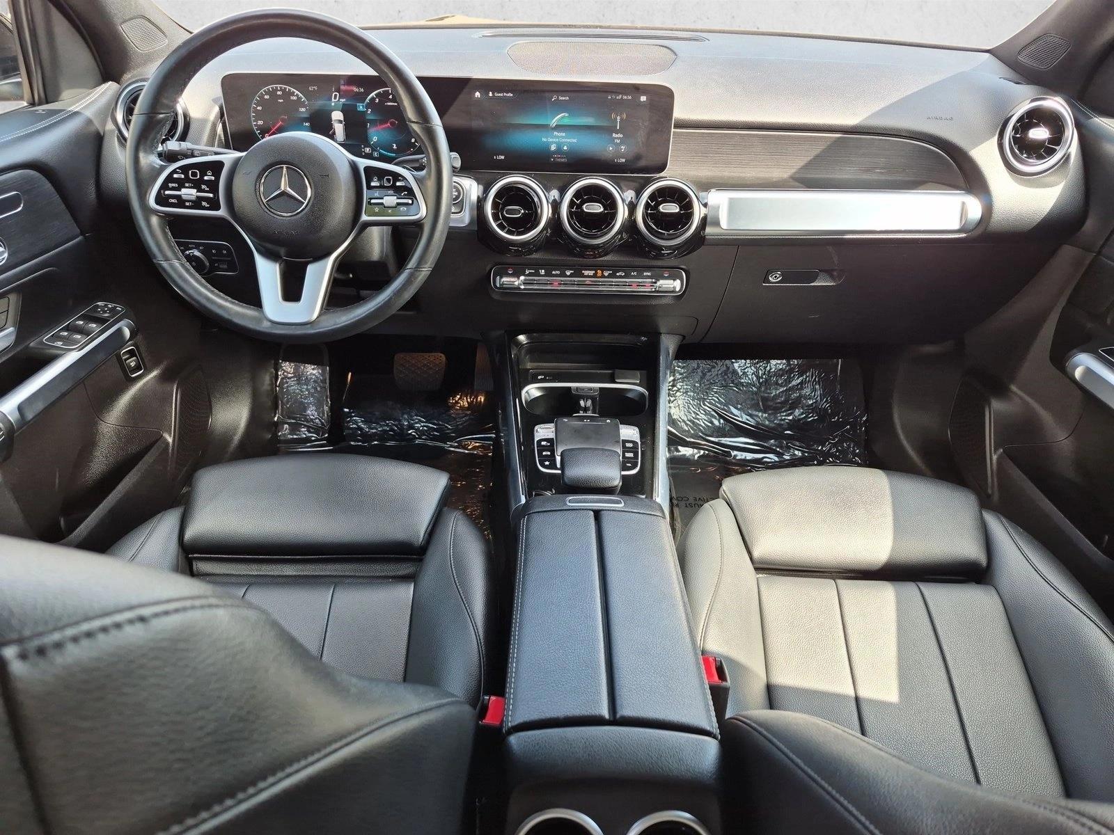 Thumbnail: 2020 Mercedes-Benz GLB - 3
