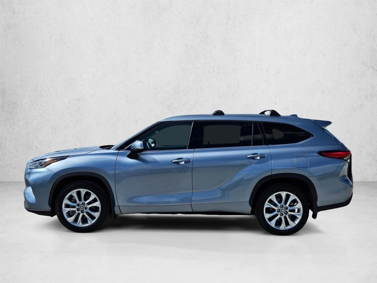 Thumbnail: 2023 Toyota Highlander - 2