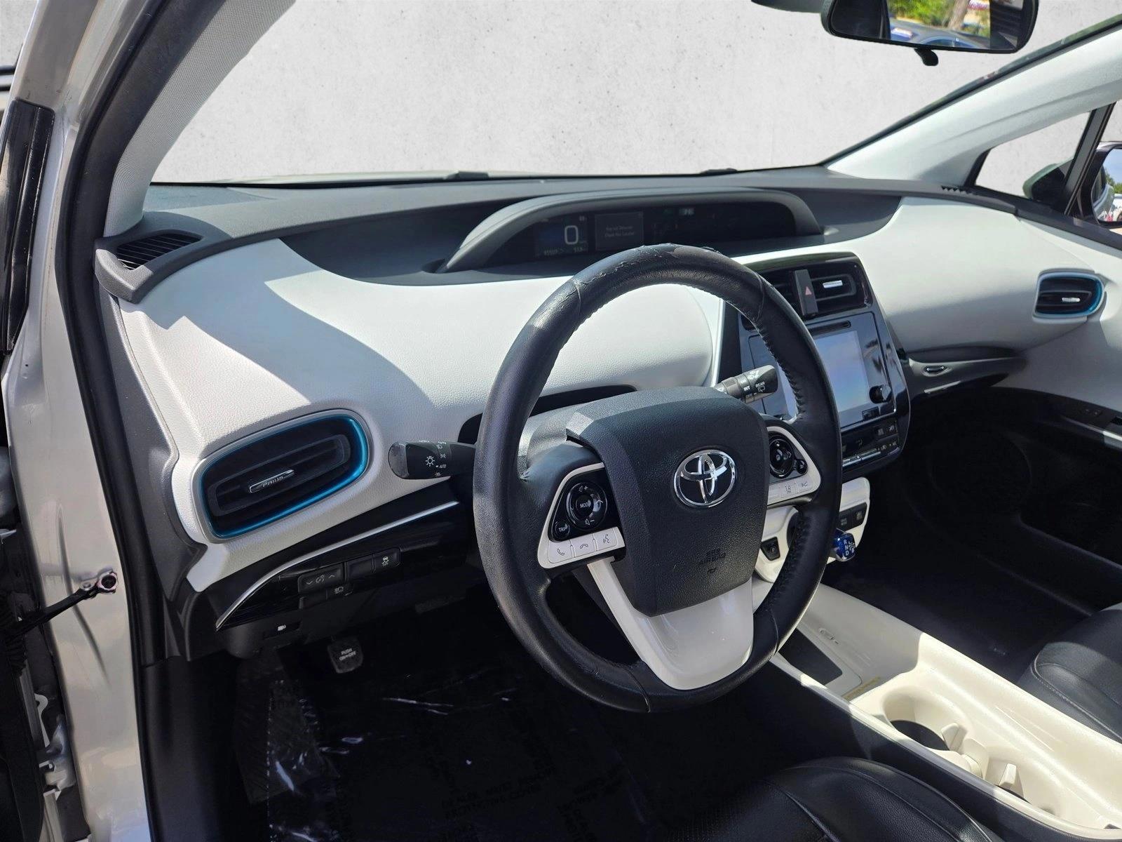 Thumbnail: 2017 Toyota Prius - 3