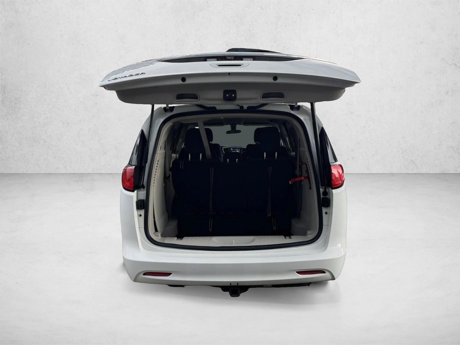 2022 Chrysler Voyager