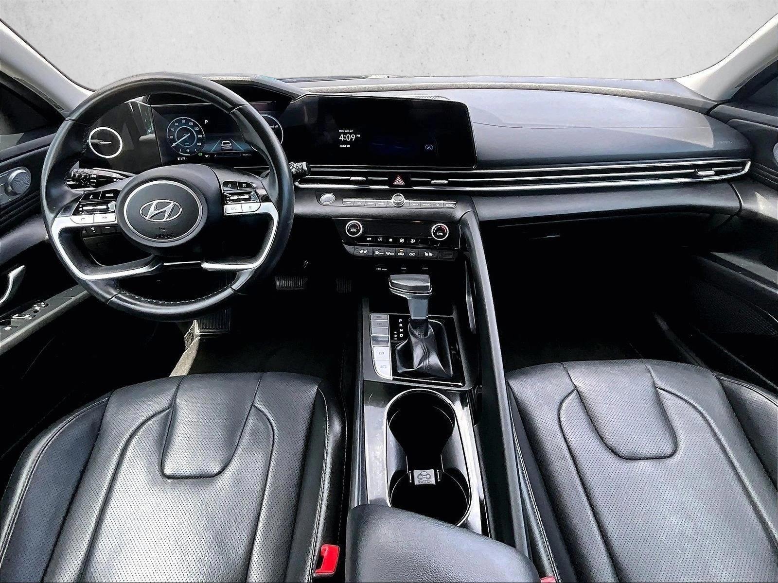 2023 Hyundai Elantra Limited - Photo 15