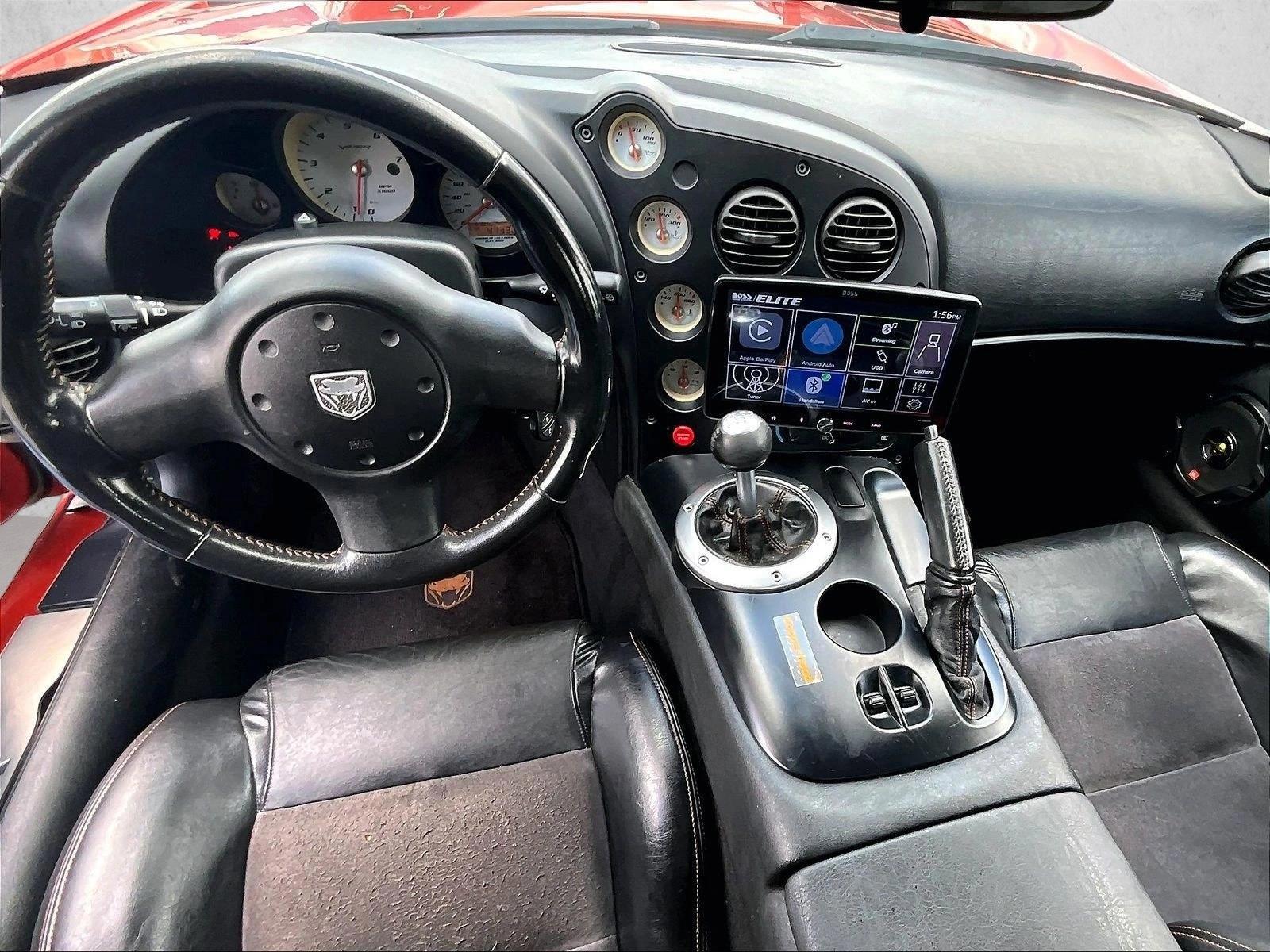Thumbnail: 2005 Dodge Viper - 3