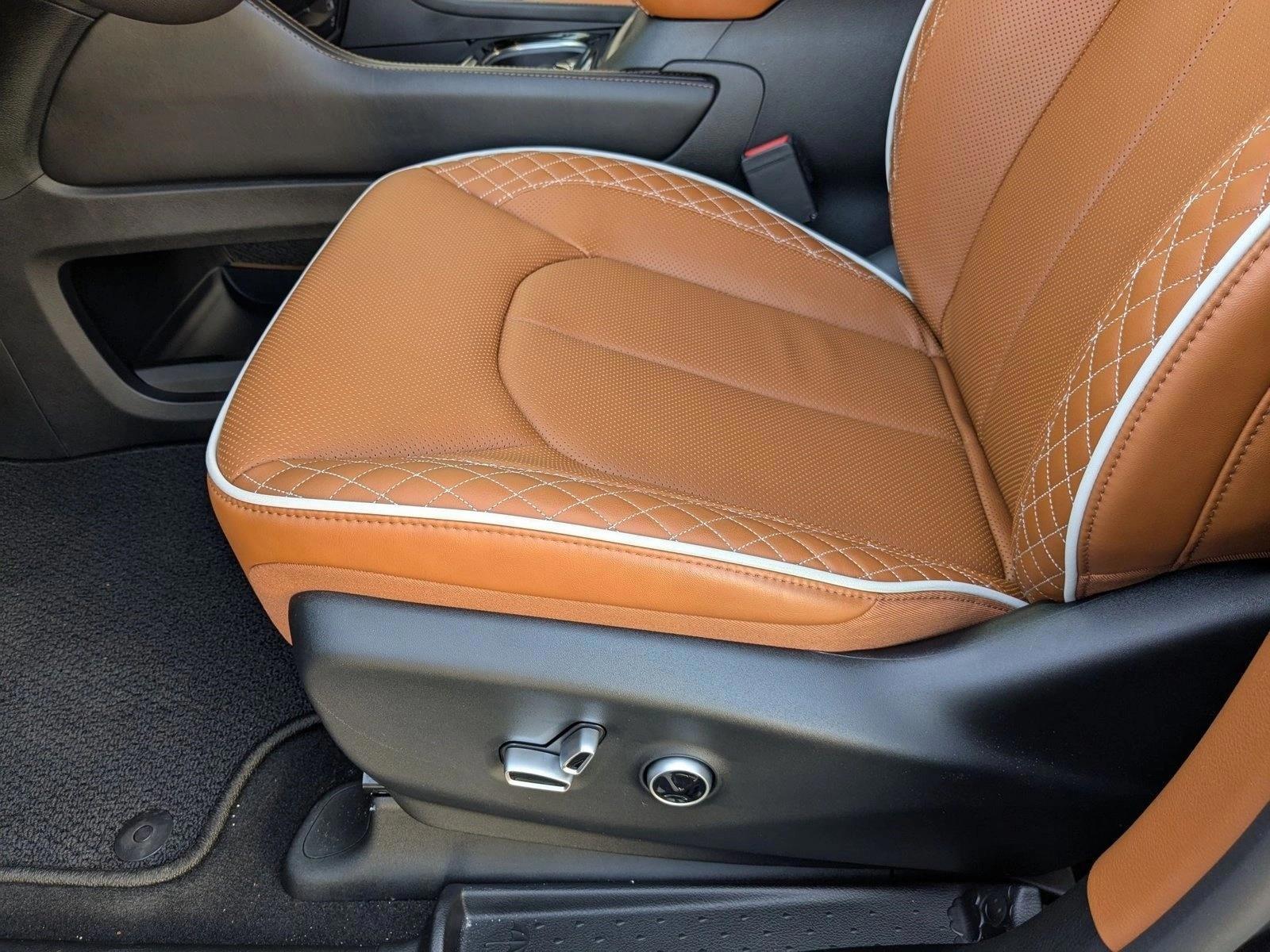 Thumbnail: 2026 Chrysler Pacifica - 5