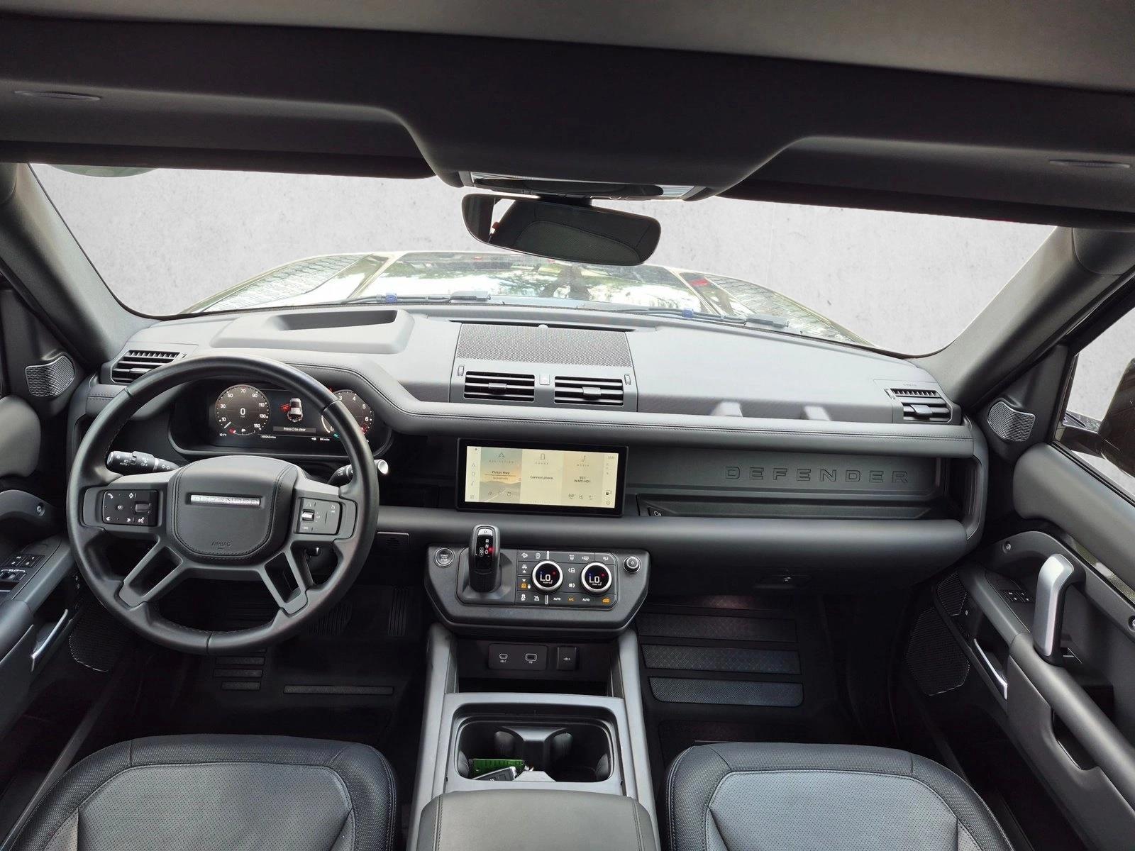Thumbnail: 2023 Land Rover Defender - 3