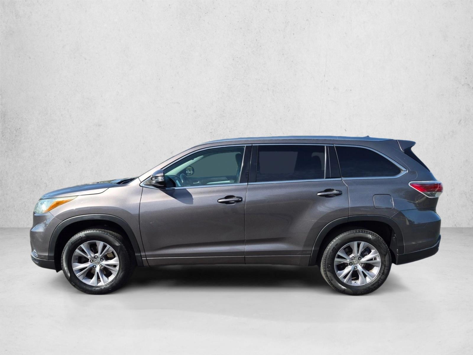 Thumbnail: 2015 Toyota Highlander - 2