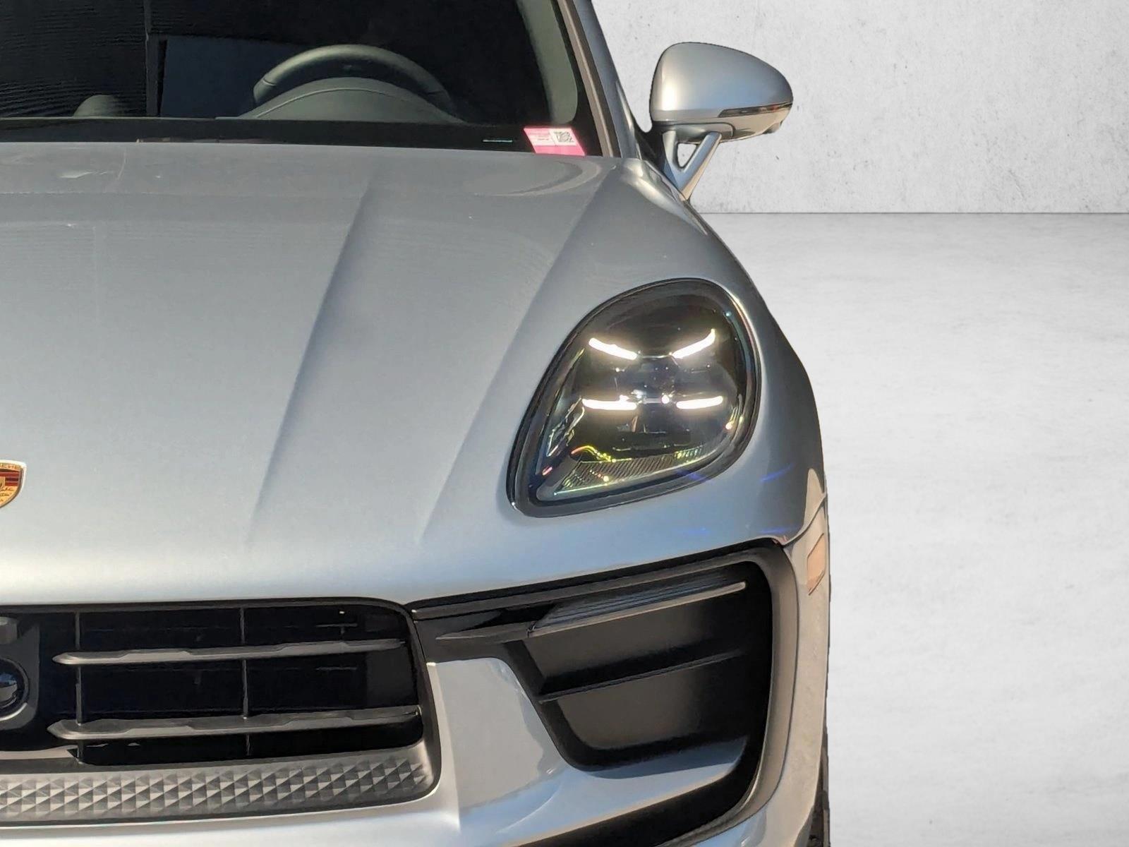 2026 Porsche Macan T - Photo 12
