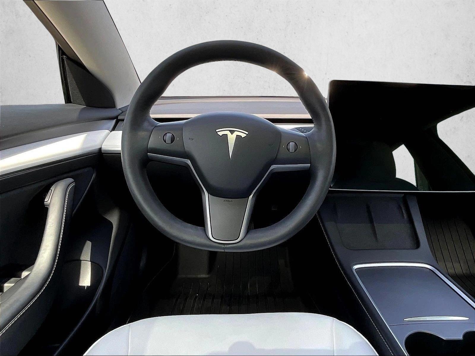 Thumbnail: 2022 Tesla Model 3 - 3