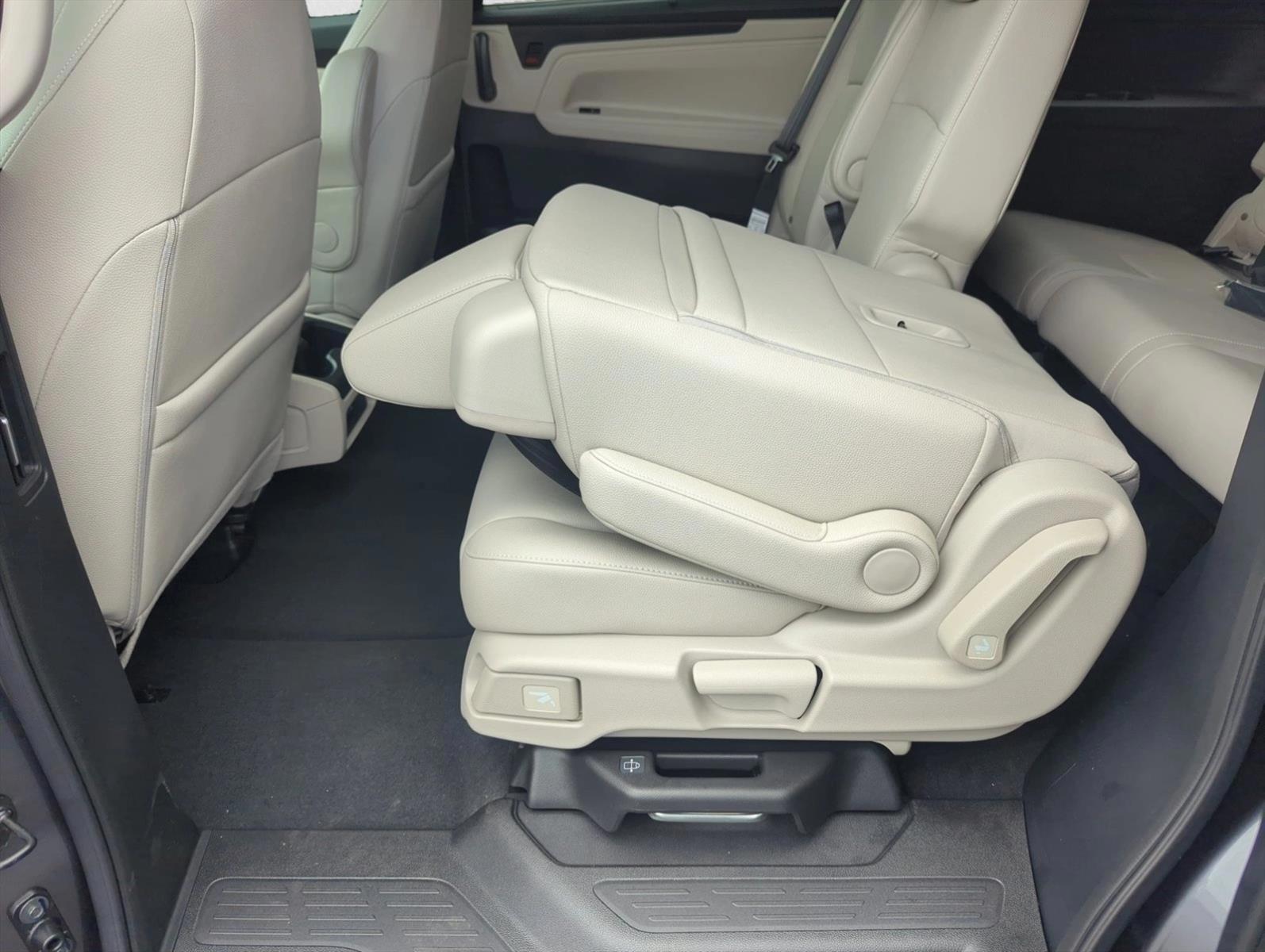 Thumbnail: 2026 Honda Odyssey - 4