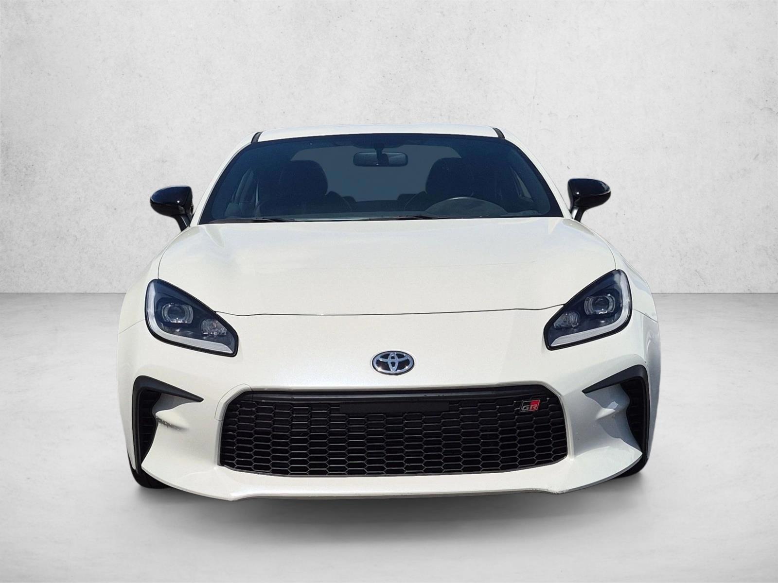 2023 Toyota GR86 Premium - Photo 2