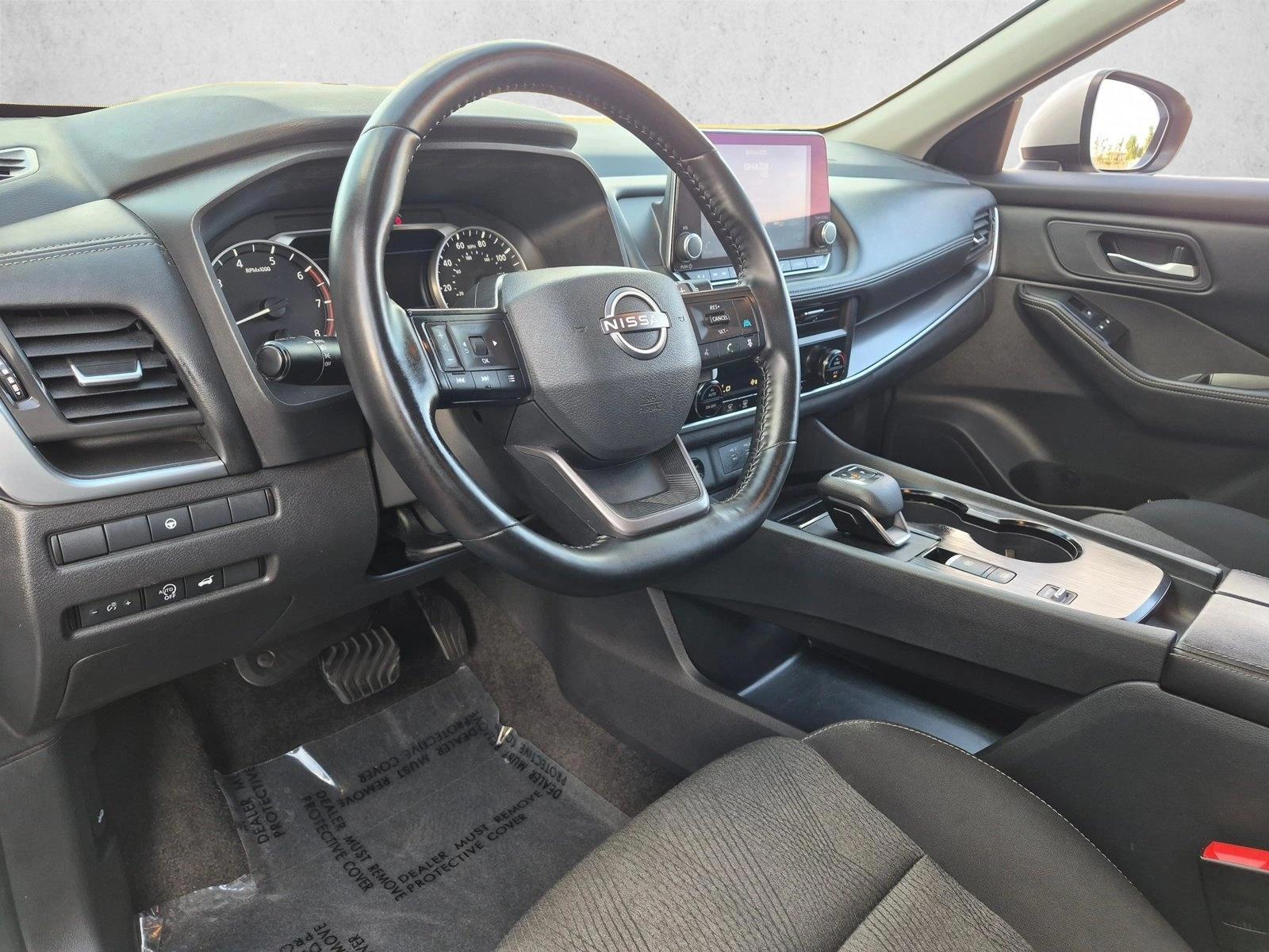 2025 Nissan Rogue SV - Photo 13