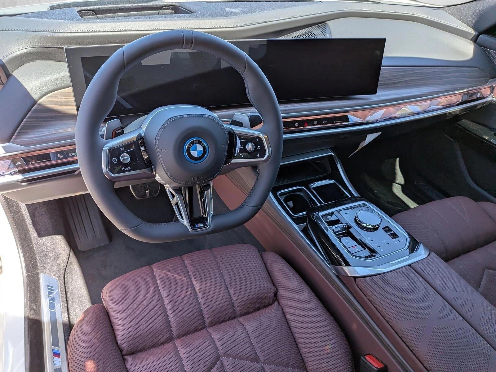 Thumbnail: 2026 BMW 7 Series - 3