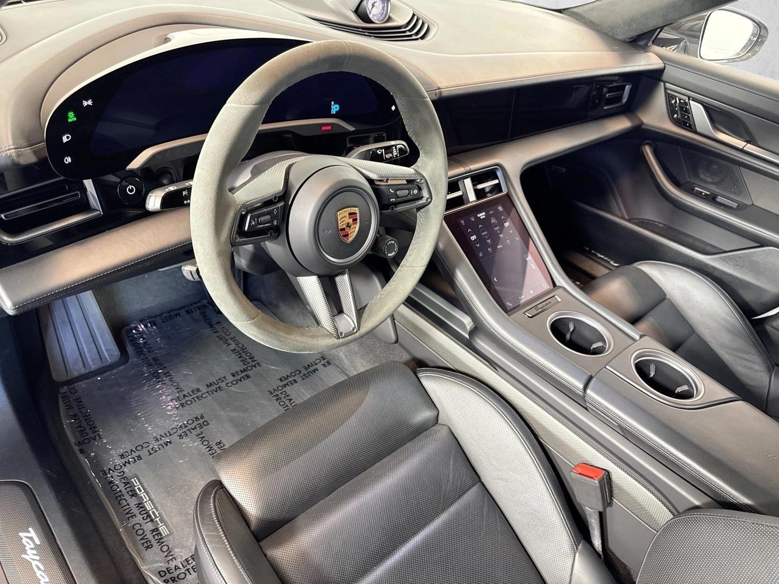 Thumbnail: 2020 Porsche Taycan - 3