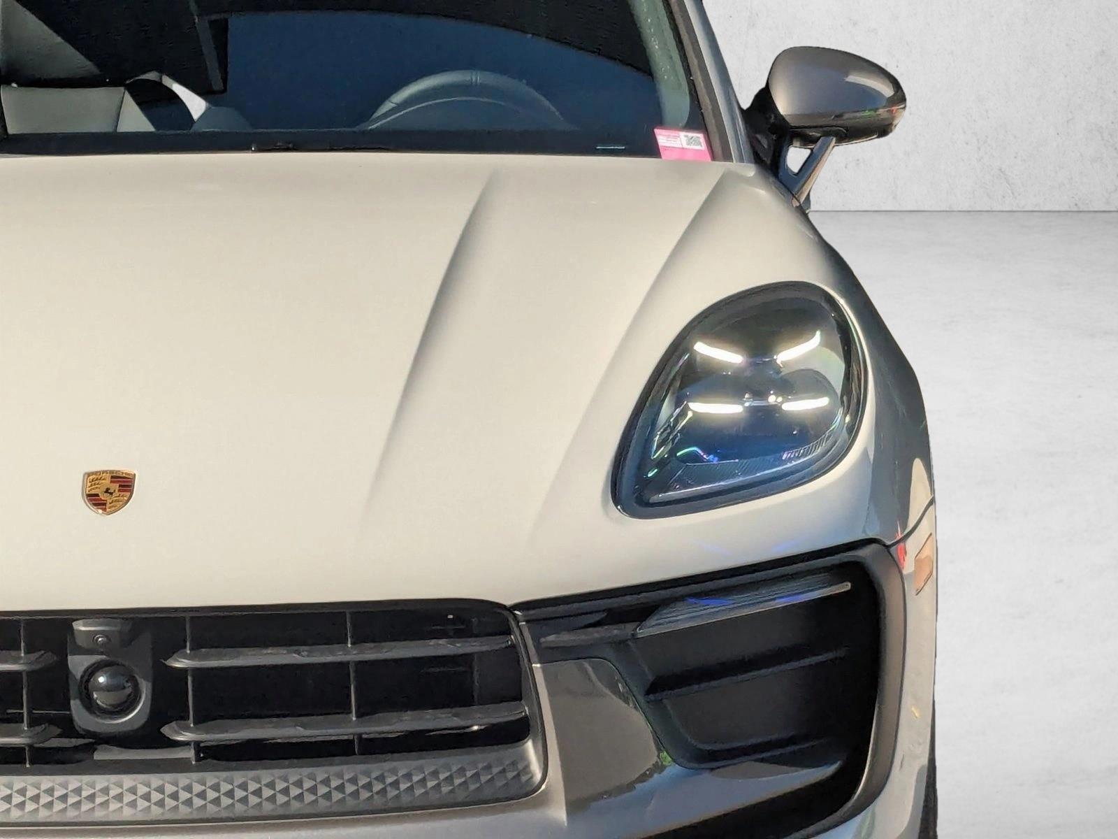 2026 Porsche Macan T - Photo 12