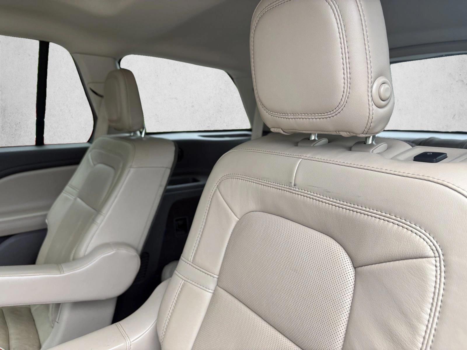 Thumbnail: 2020 Lincoln Aviator - 2