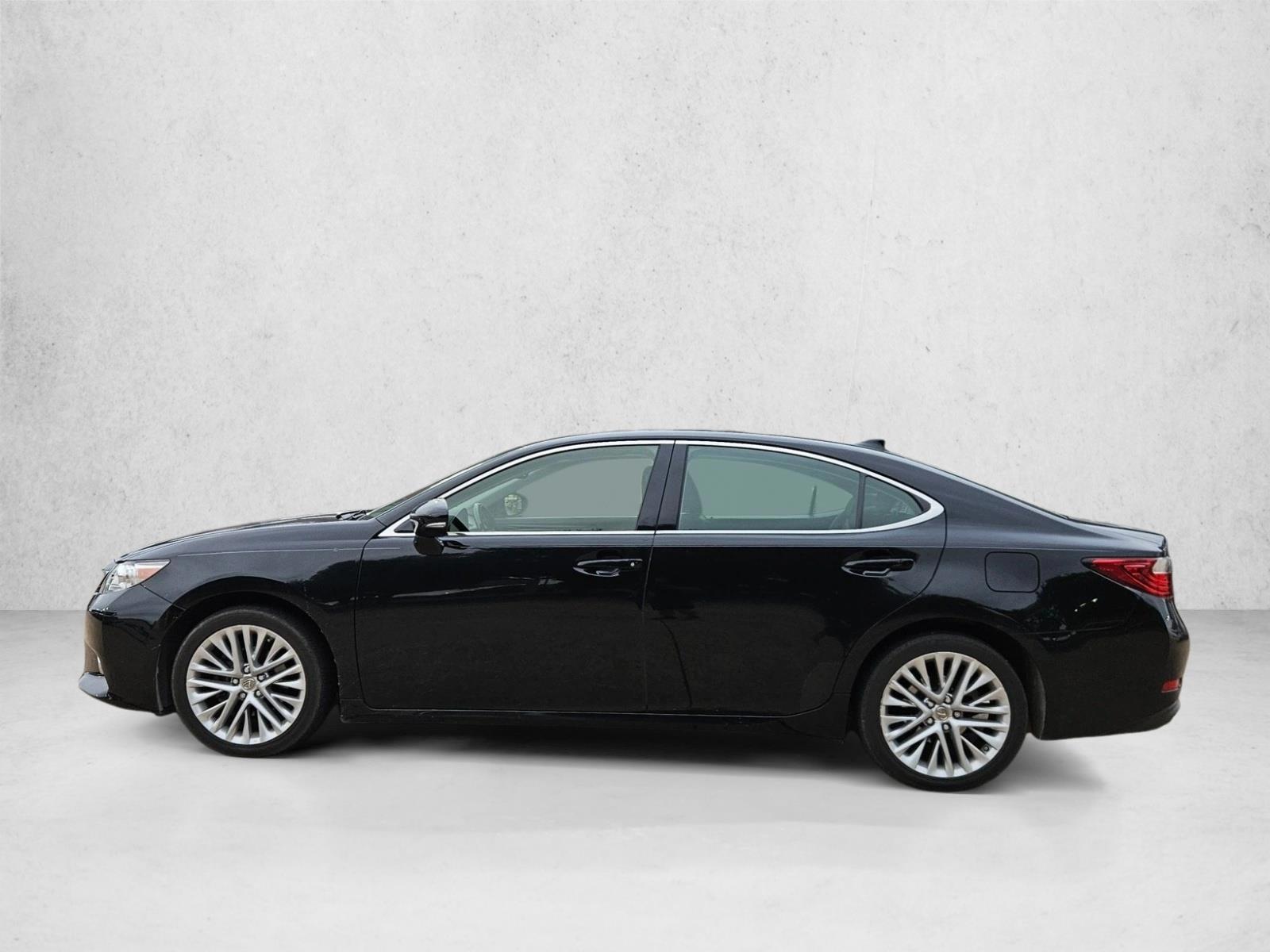 Thumbnail: 2015 Lexus ES - 2