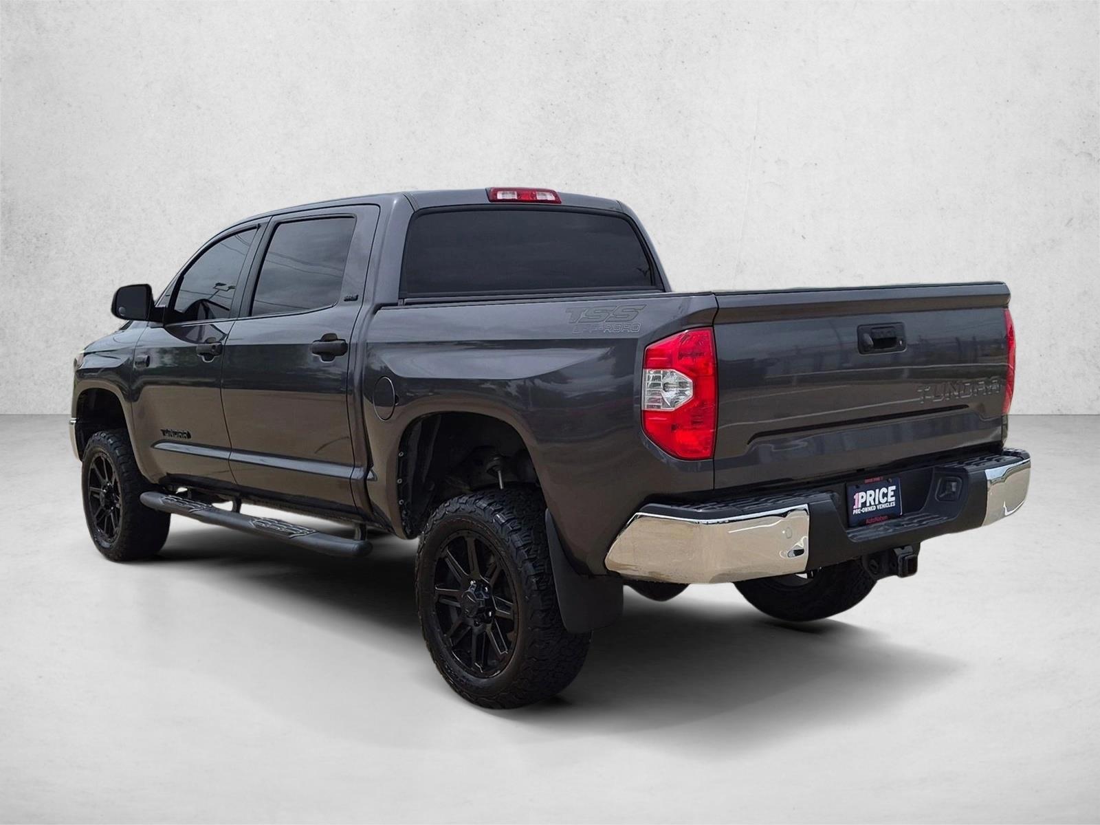 2018 Toyota Tundra SR5 - Photo 4