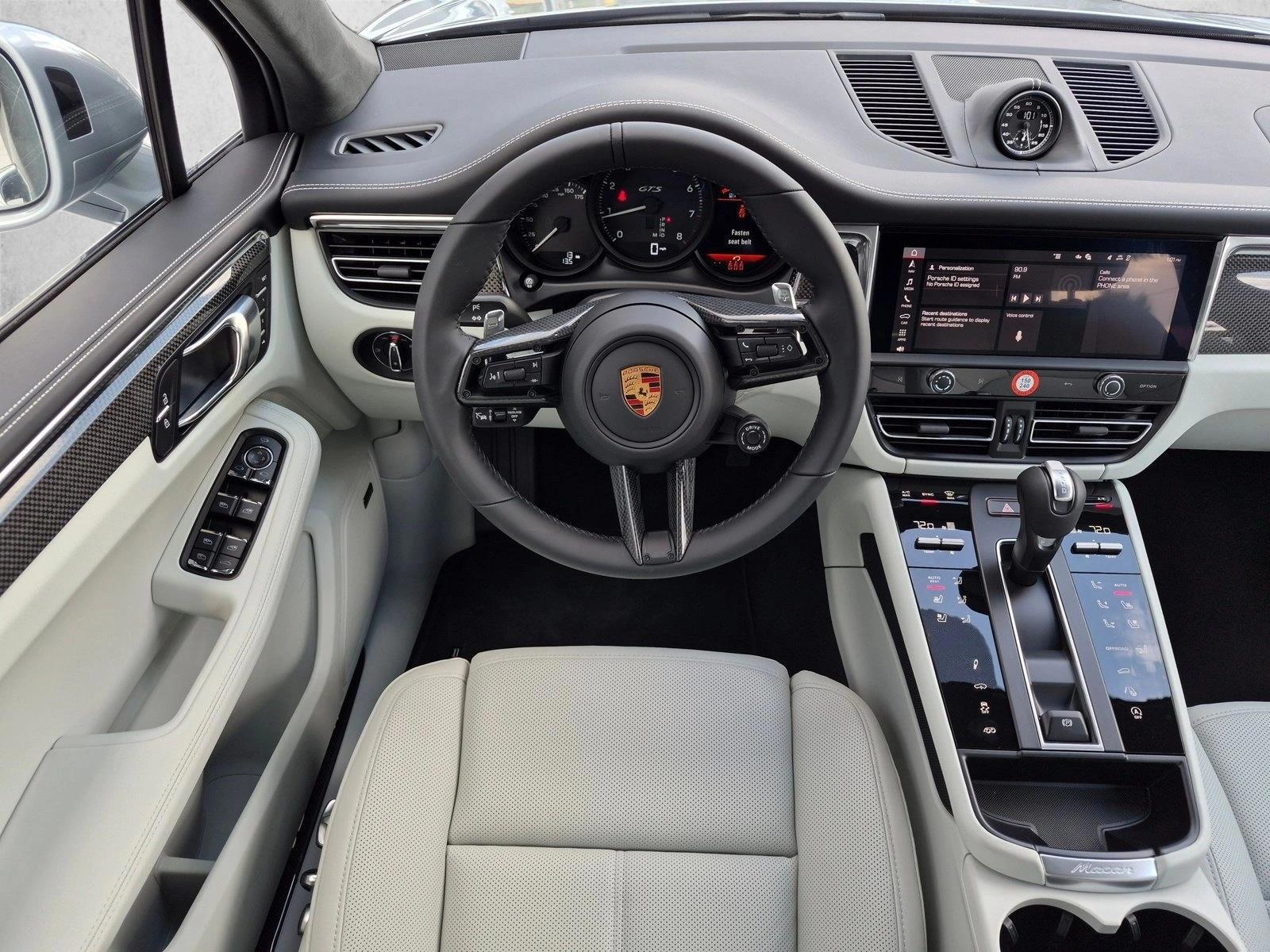 Thumbnail: 2026 Porsche Macan - 3