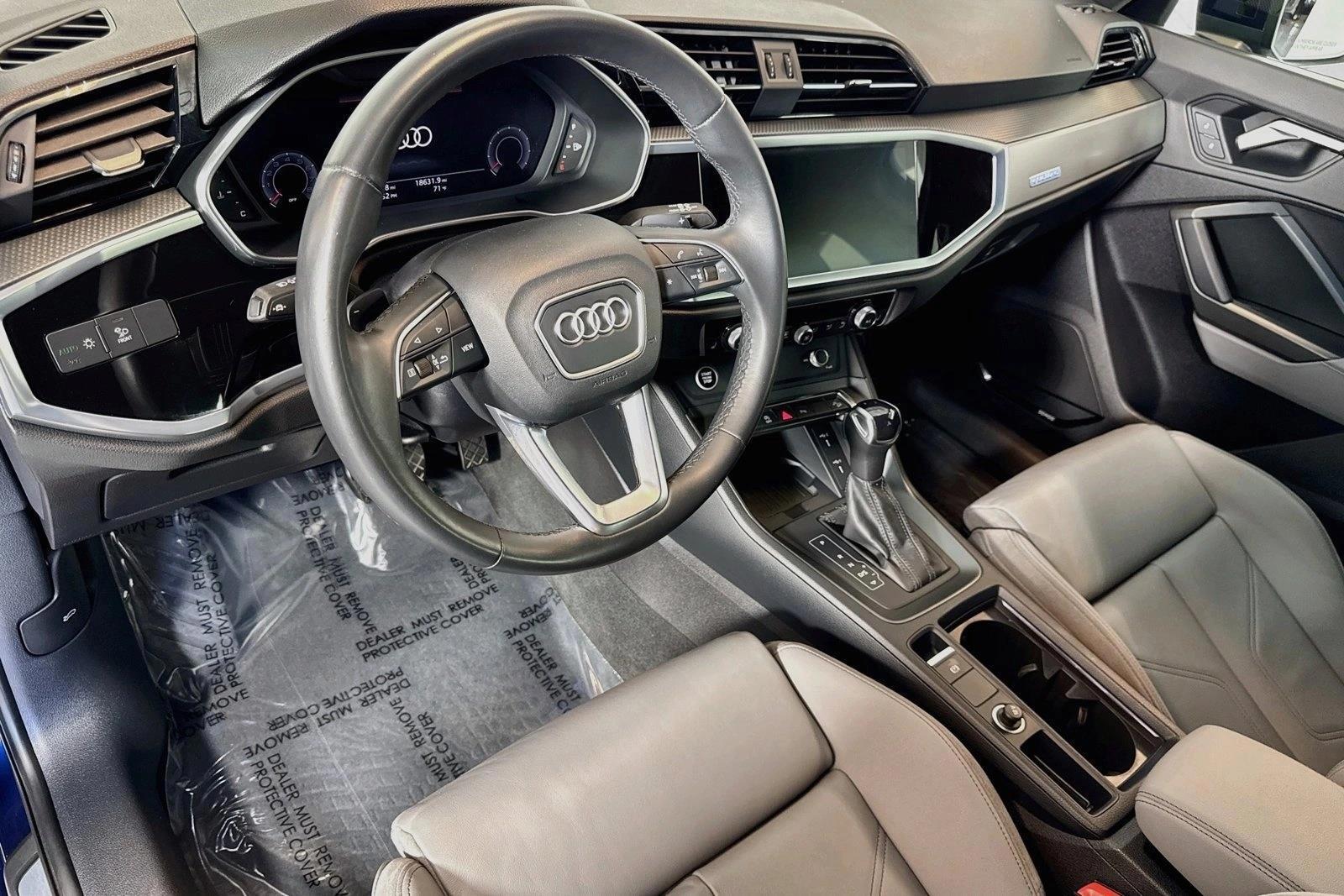 Thumbnail: 2022 Audi Q3 - 3