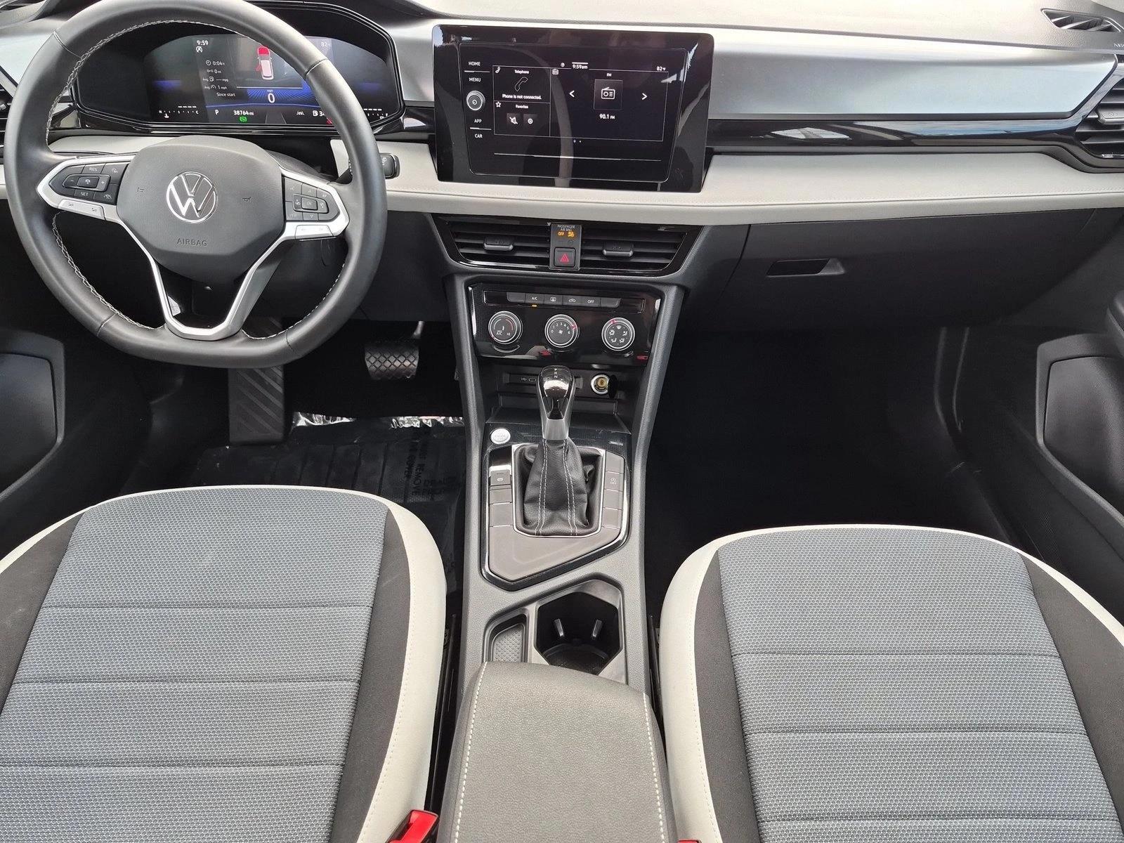 Thumbnail: 2025 Volkswagen Taos - 3