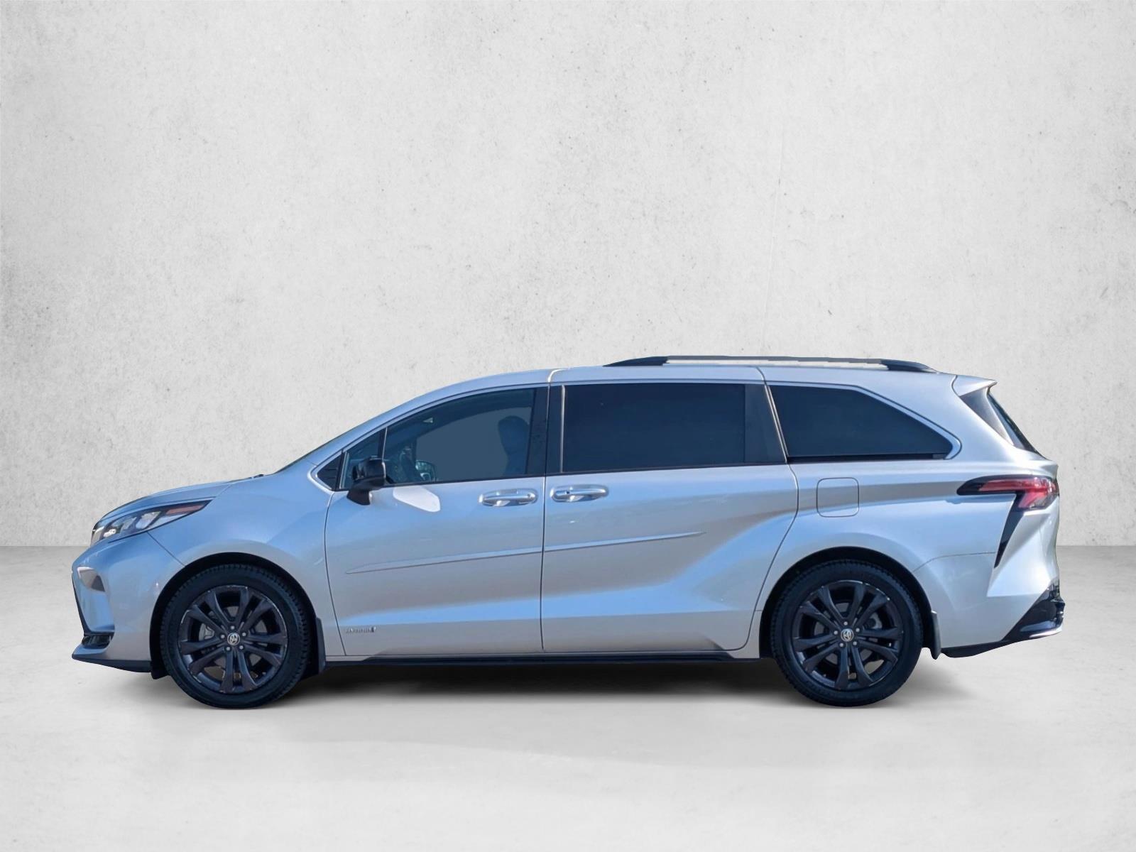 Thumbnail: 2021 Toyota Sienna - 2