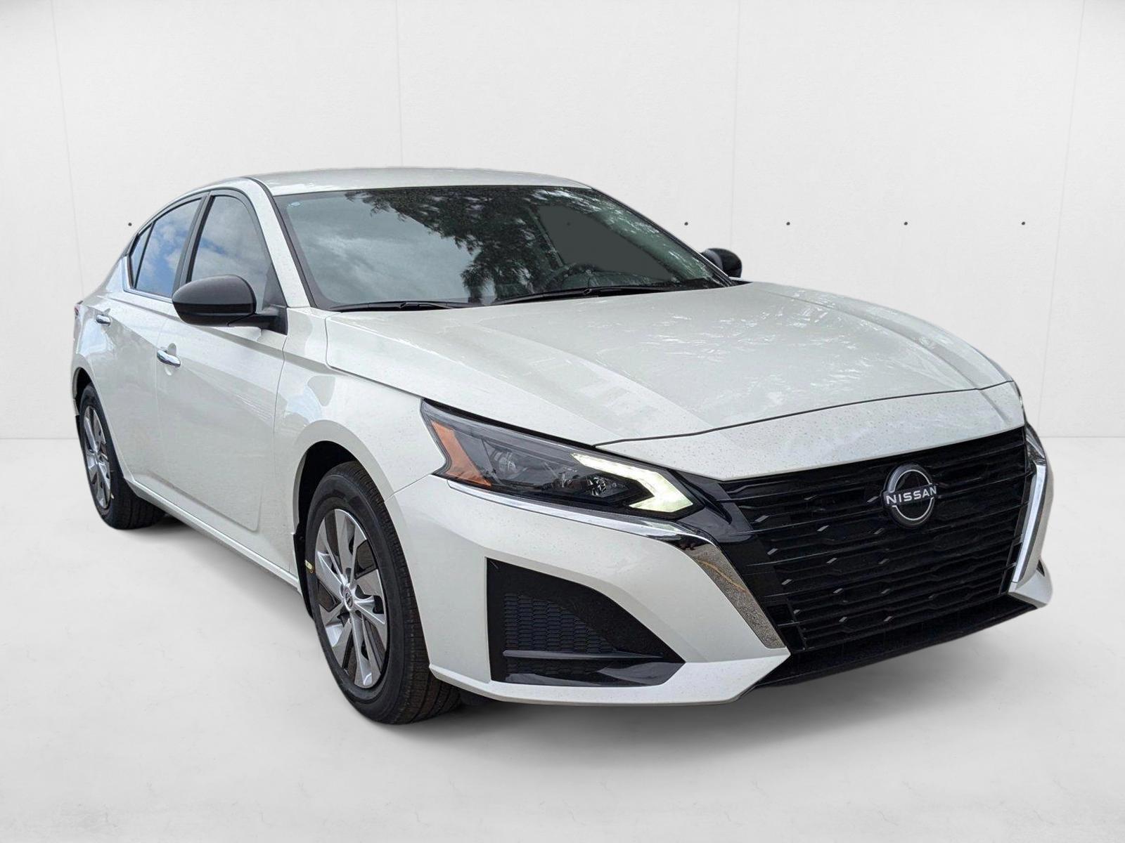 2025 Nissan Altima S - Photo 6