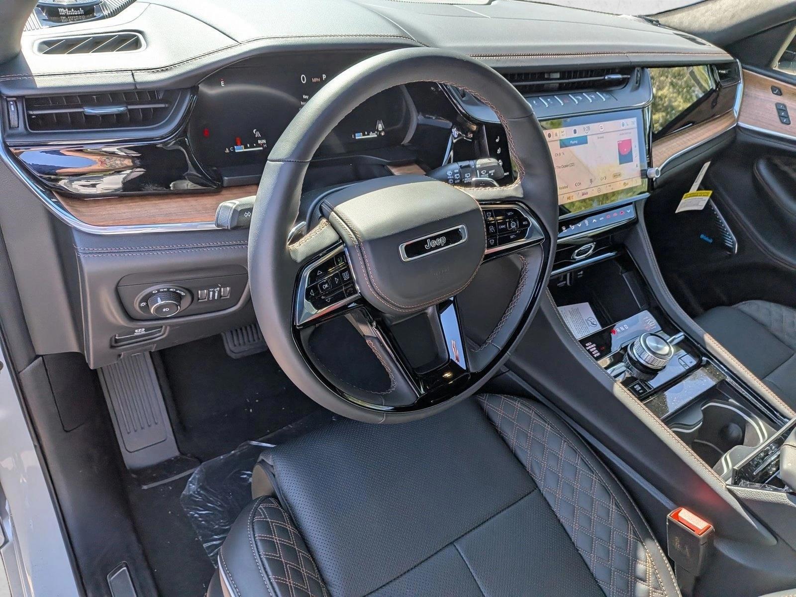 Thumbnail: 2026 Jeep Grand Cherokee L - 3