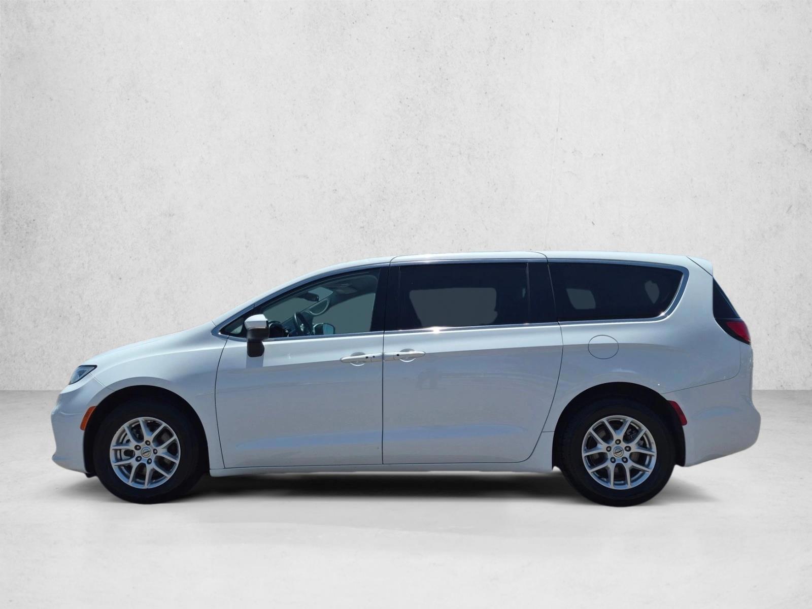 Thumbnail: 2023 Chrysler Pacifica - 2