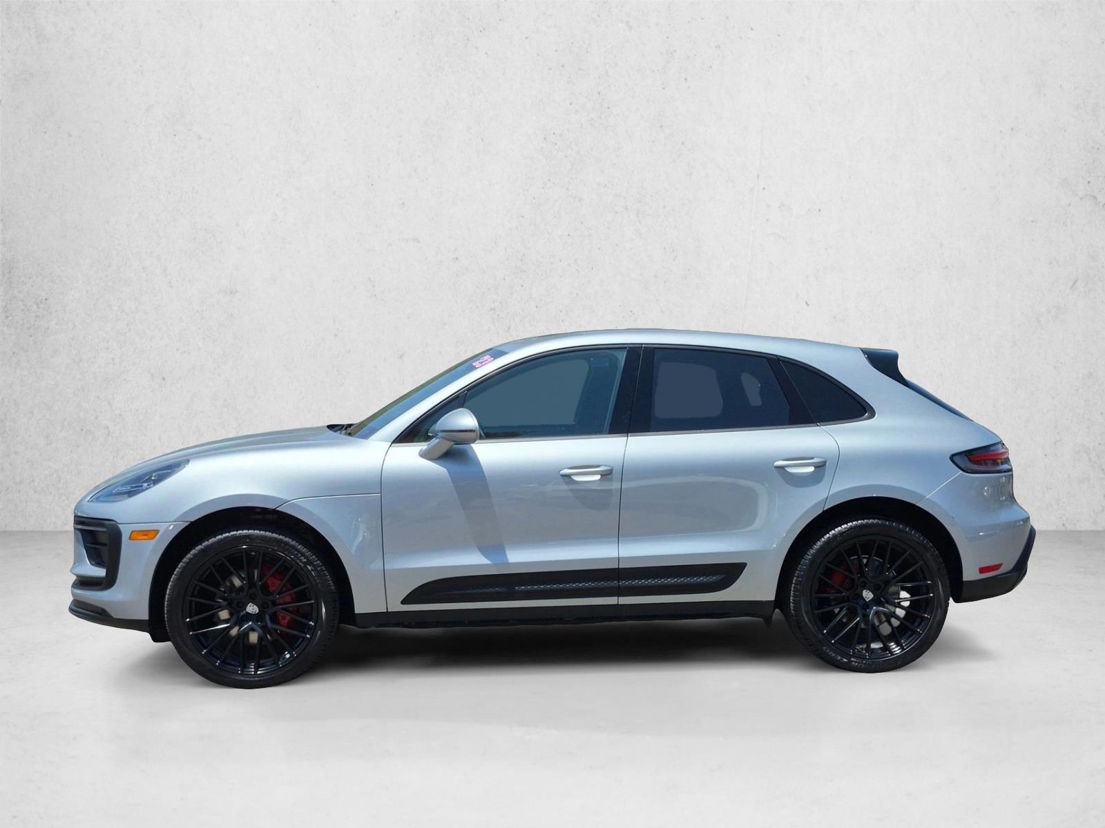 Thumbnail: 2023 Porsche Macan - 2