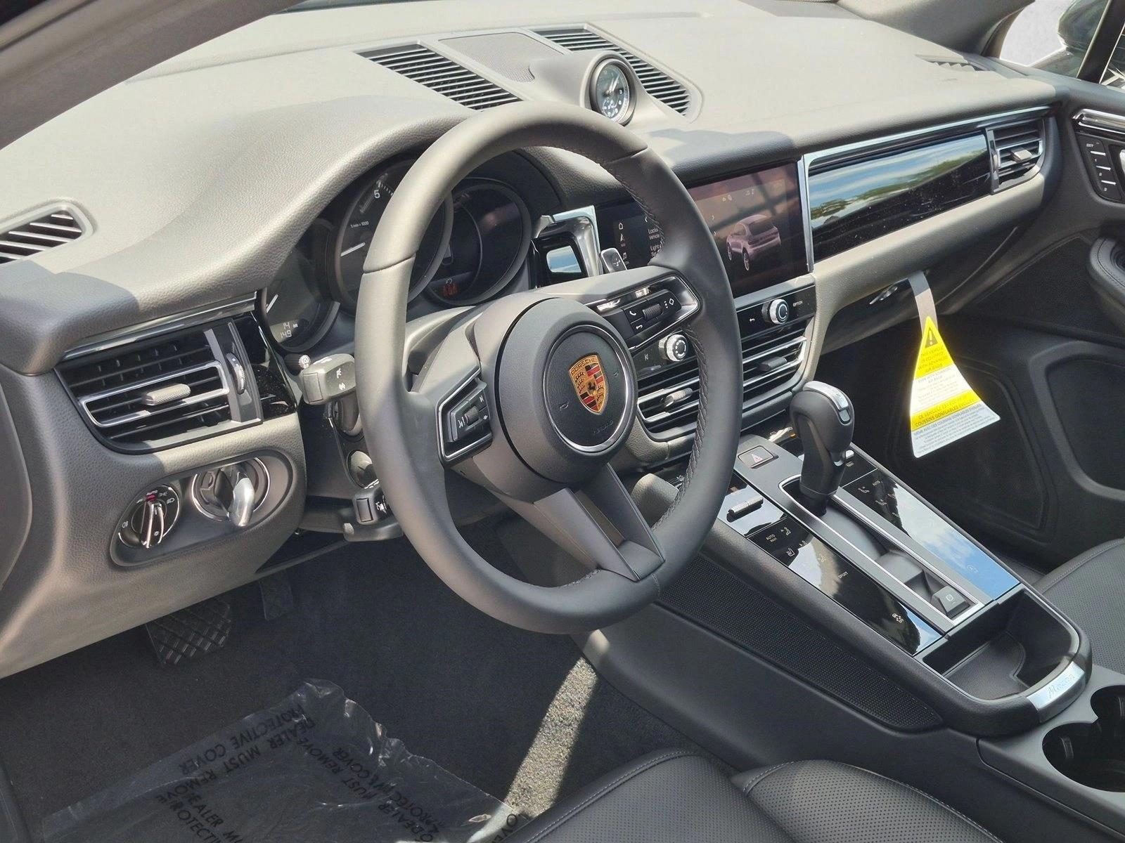 Thumbnail: 2026 Porsche Macan - 3